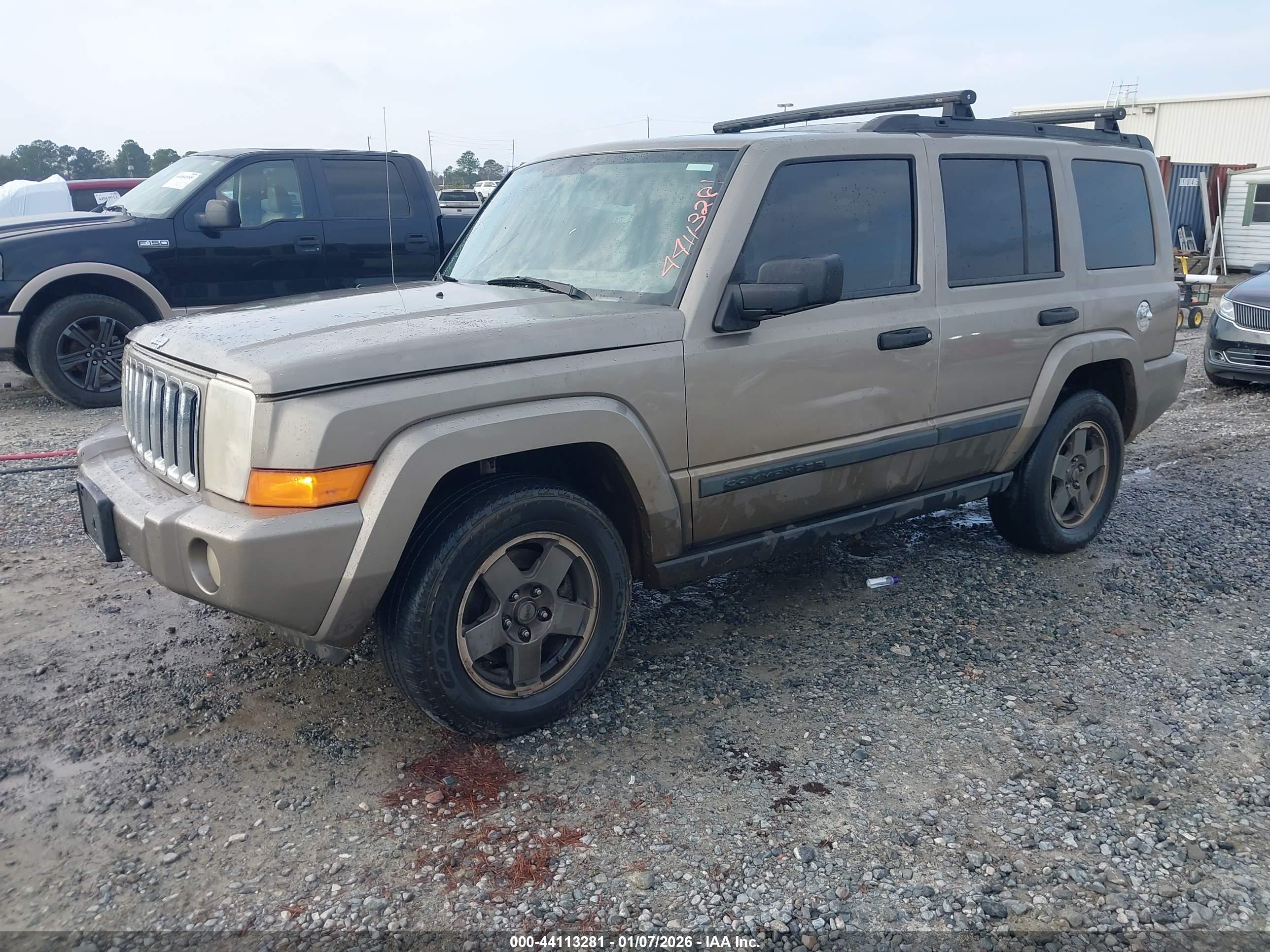 JEEP COMMANDER image 6