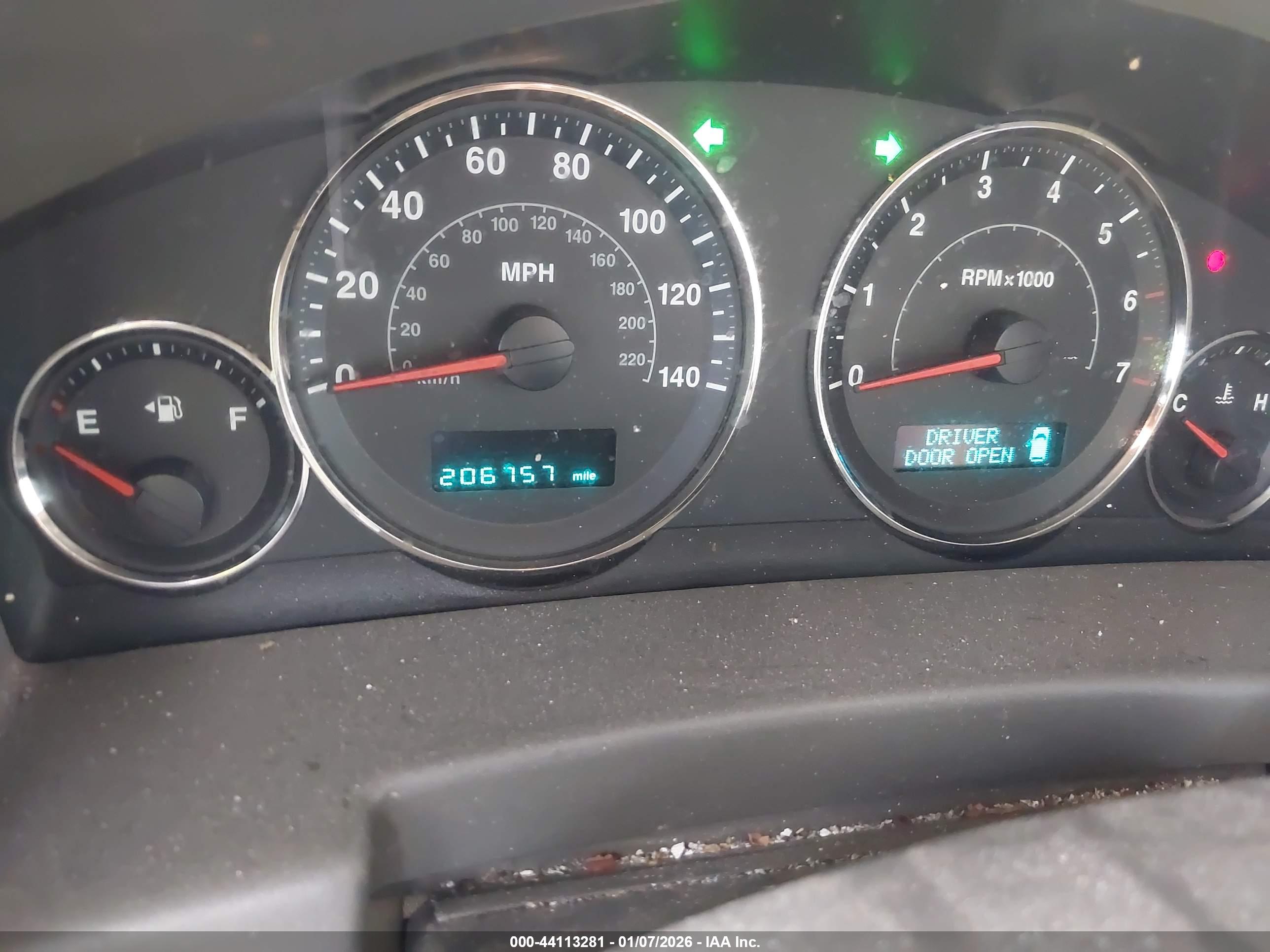 JEEP COMMANDER image 7