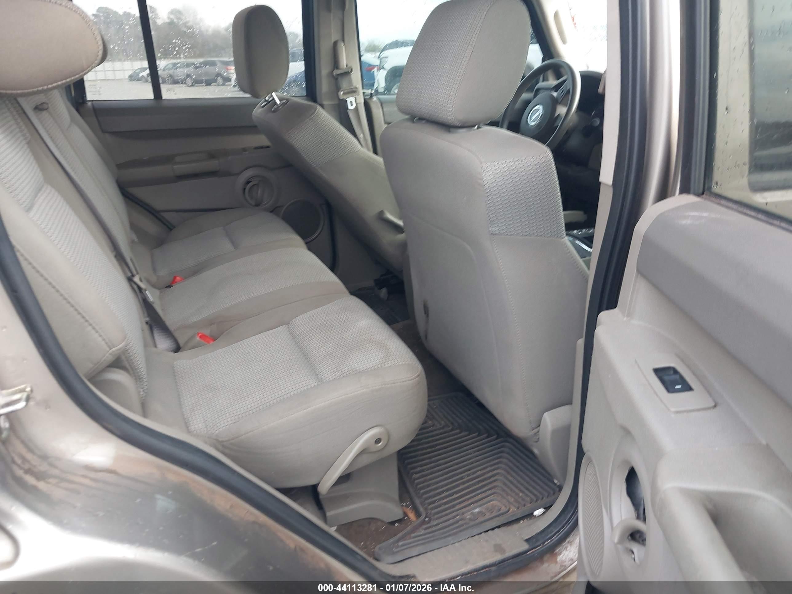 JEEP COMMANDER image 8