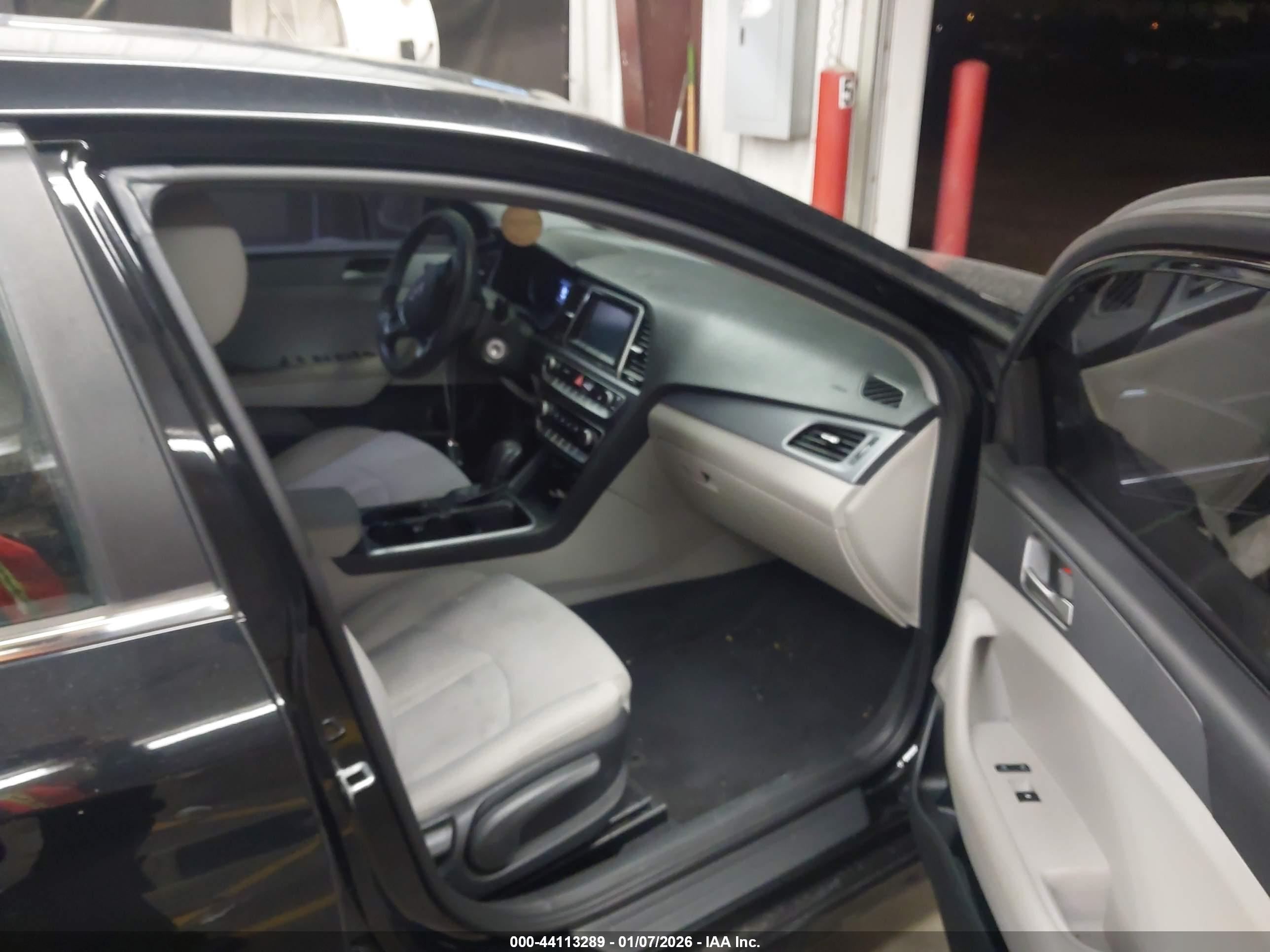 HYUNDAI SONATA image 5