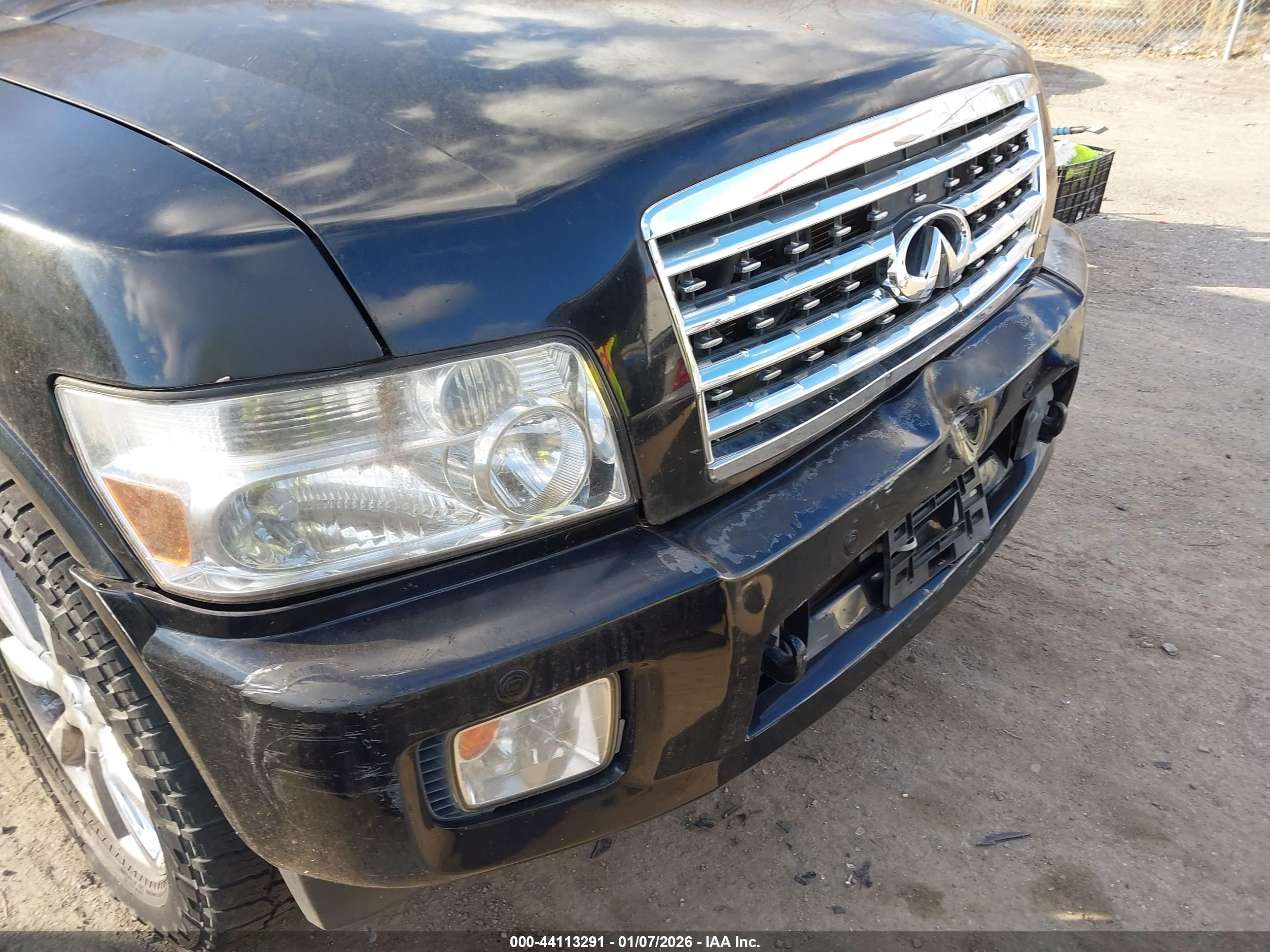 INFINITI QX56 image 6