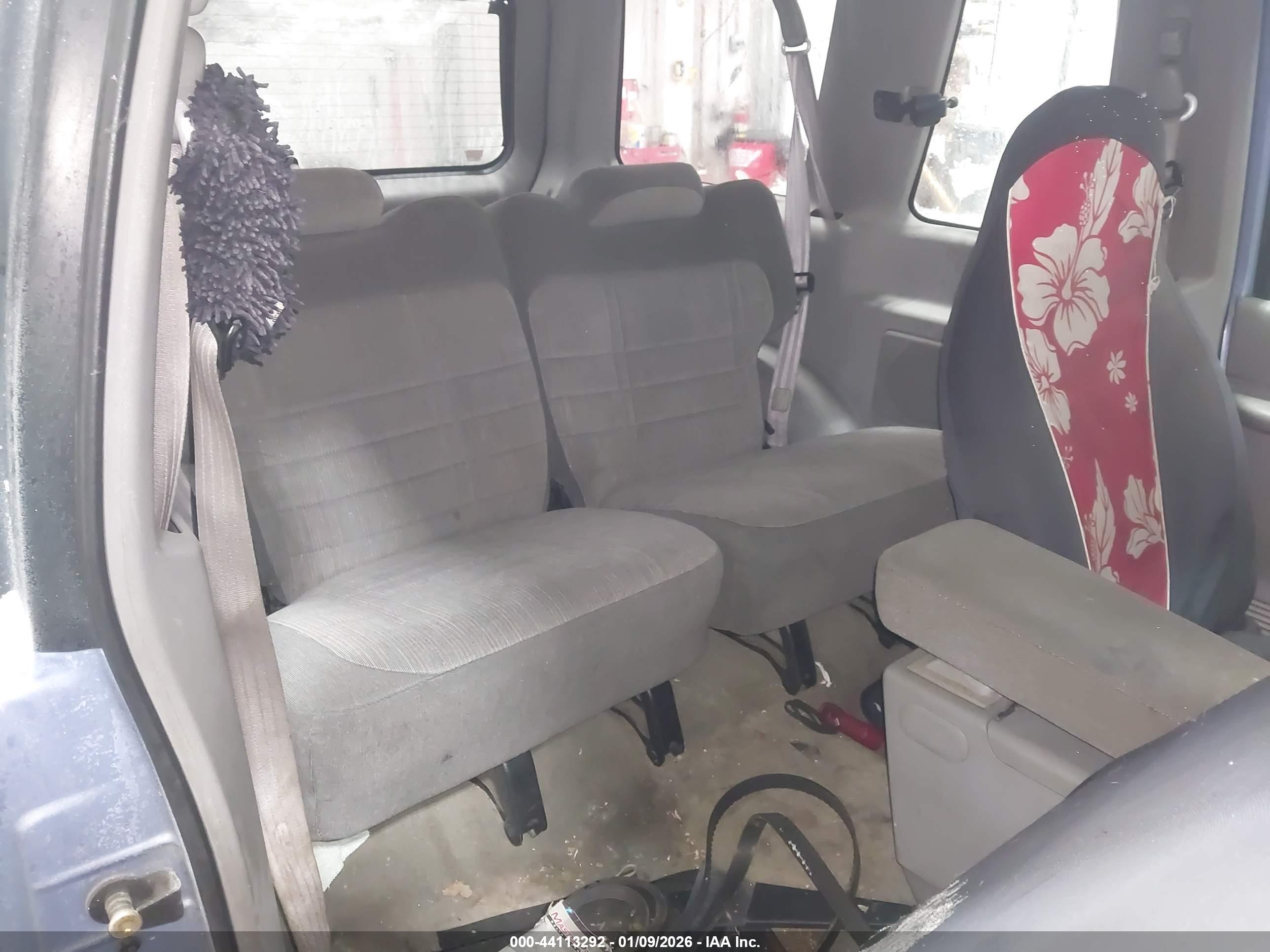 FORD EXPLORER image 8