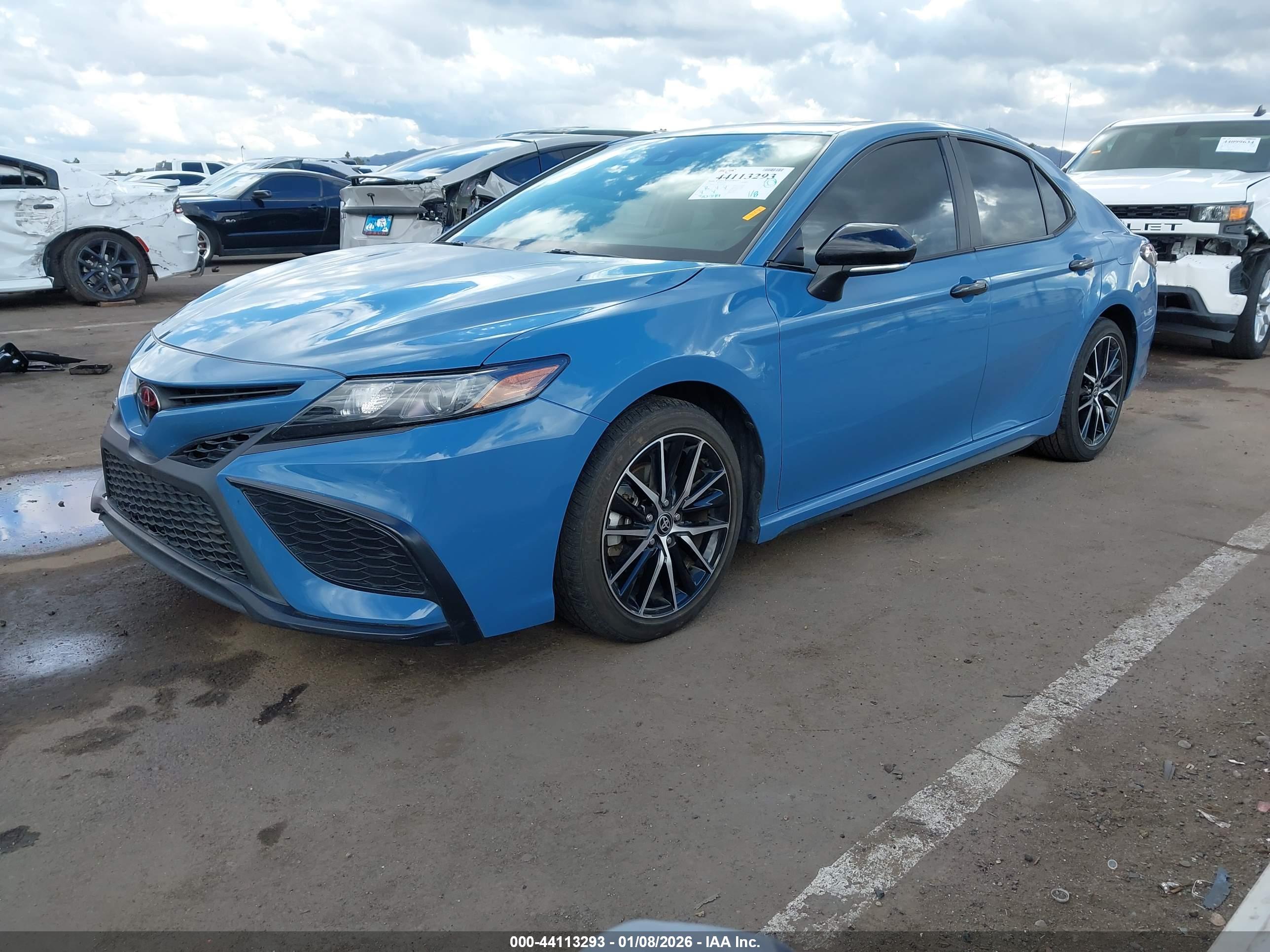 TOYOTA CAMRY image 2