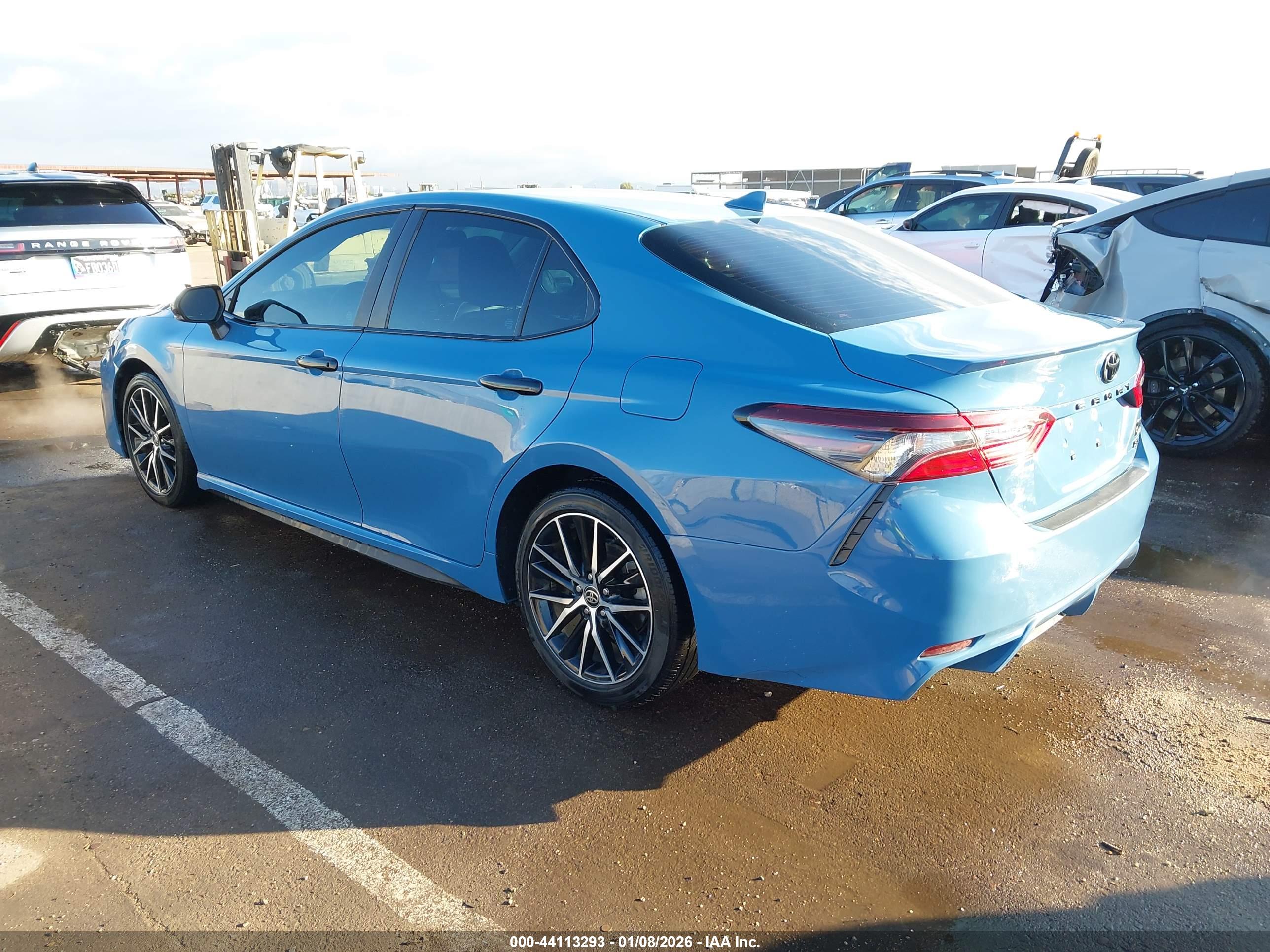 TOYOTA CAMRY image 3