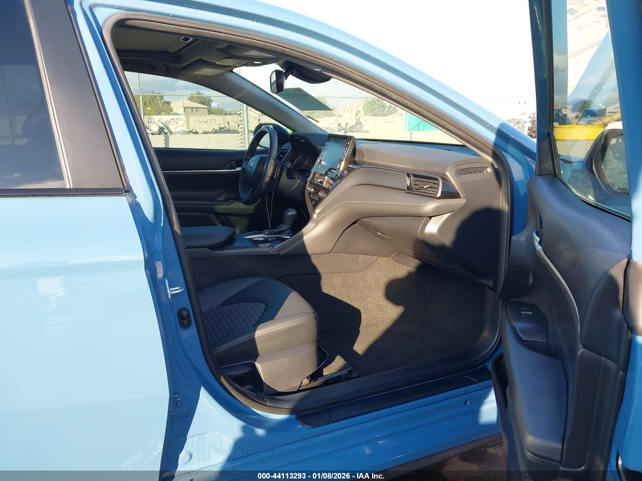 TOYOTA CAMRY image 5