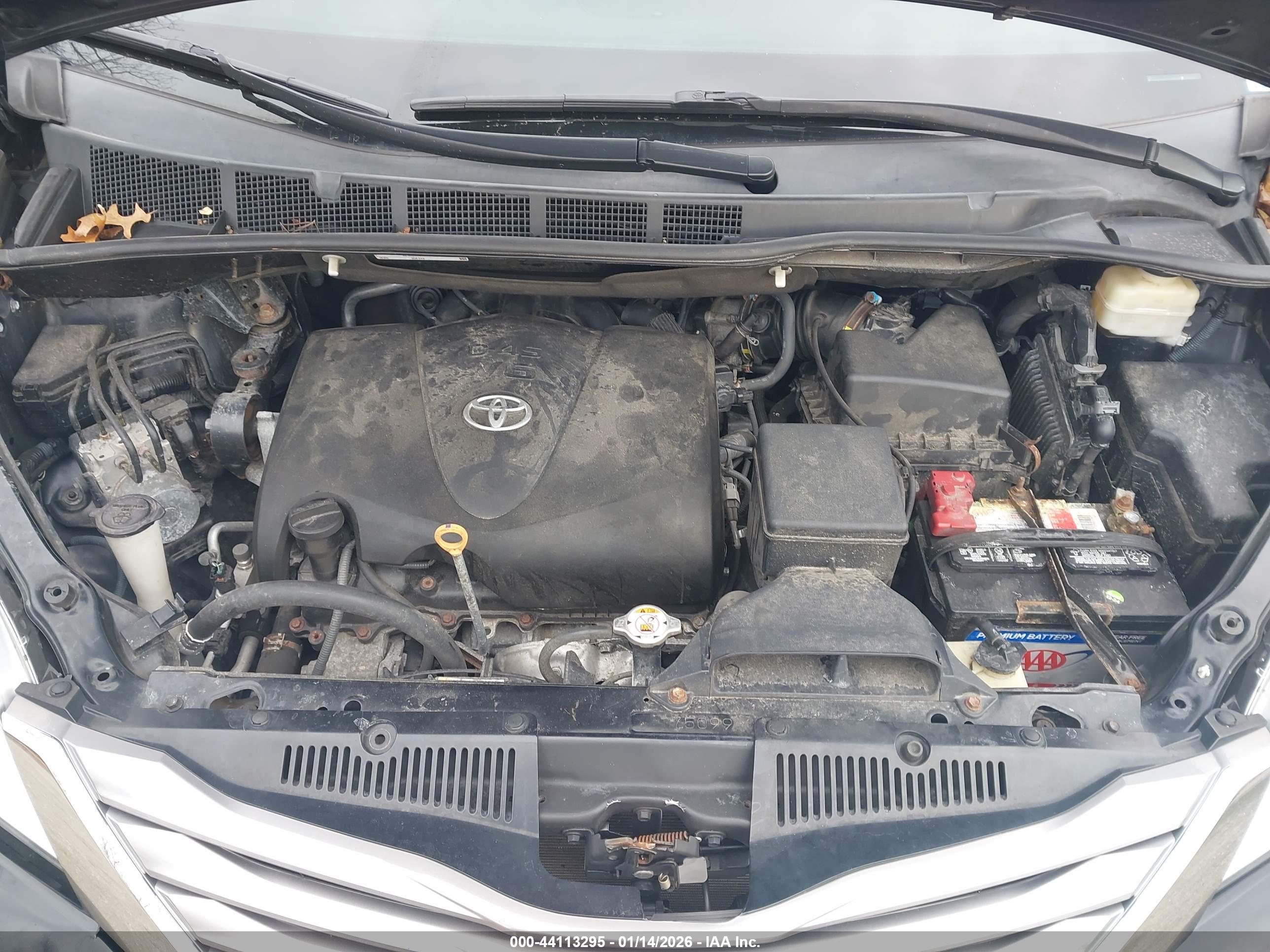 TOYOTA SIENNA image 10