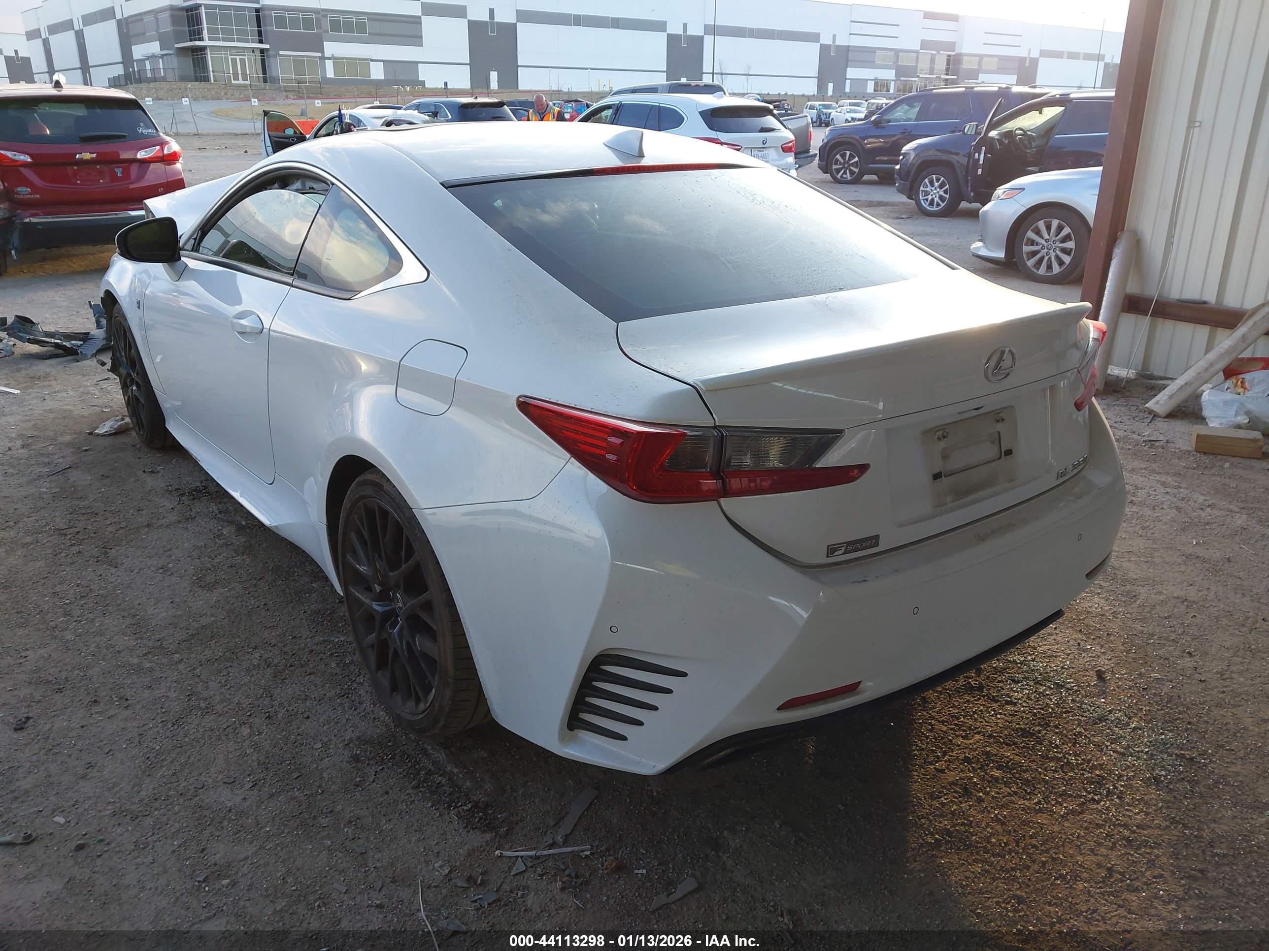 LEXUS RC image 3