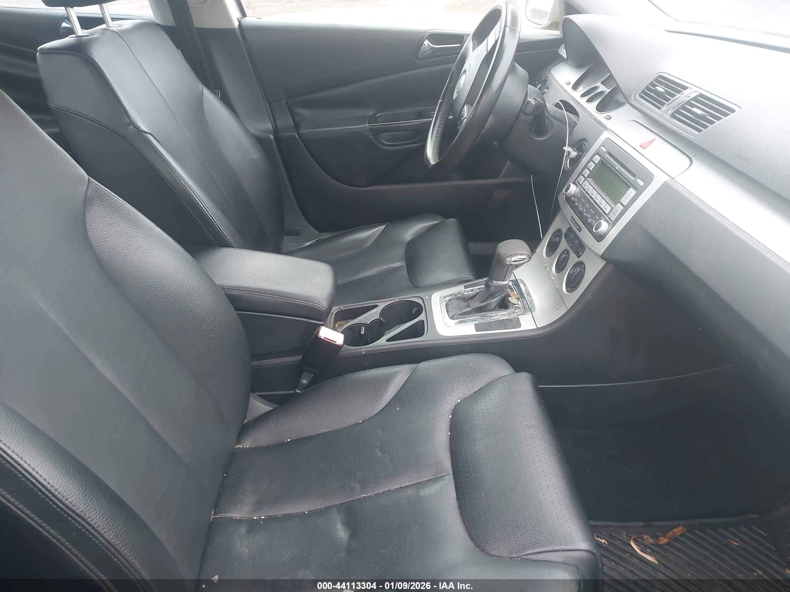 VOLKSWAGEN PASSAT image 5