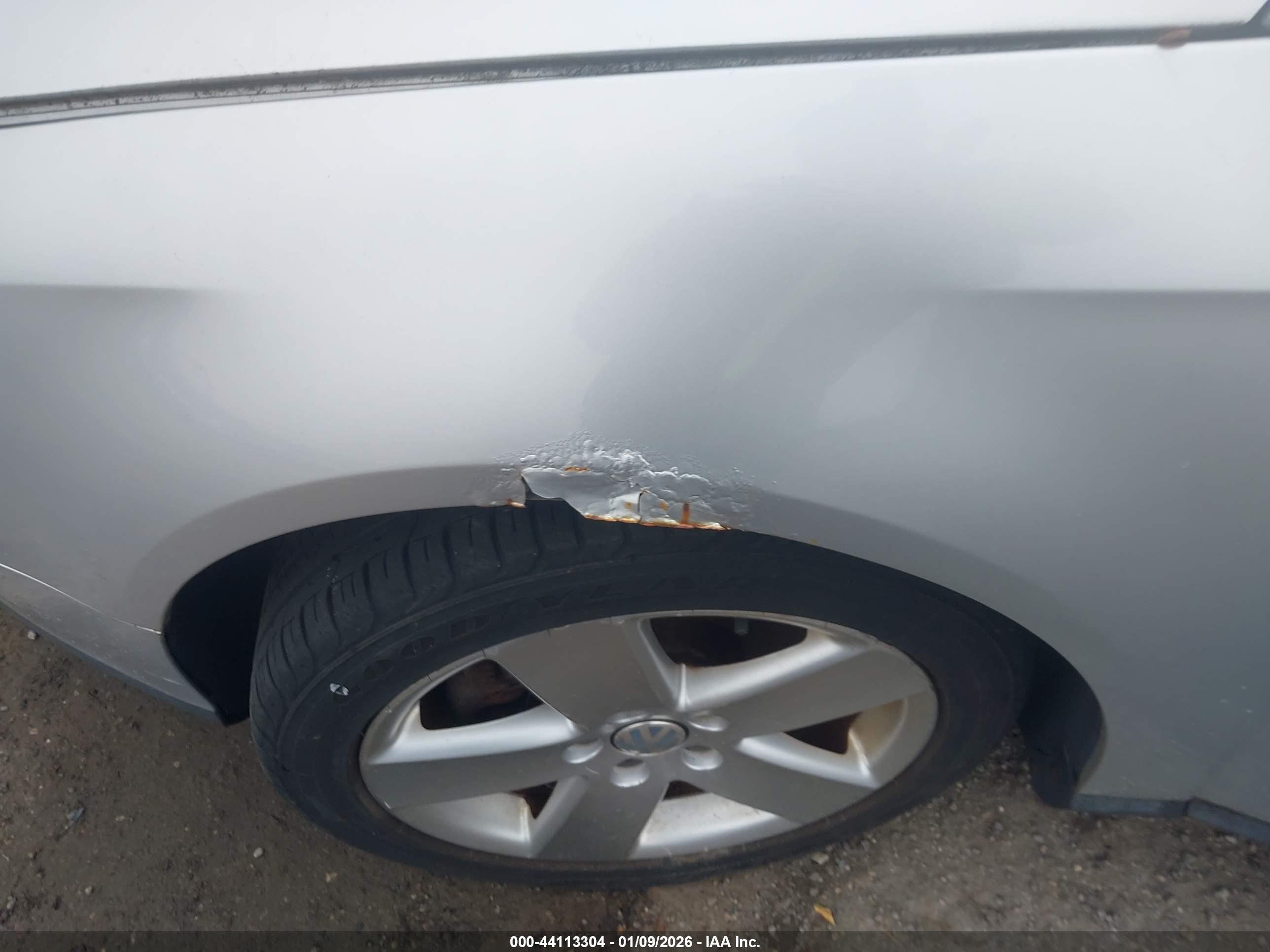 VOLKSWAGEN PASSAT image 6