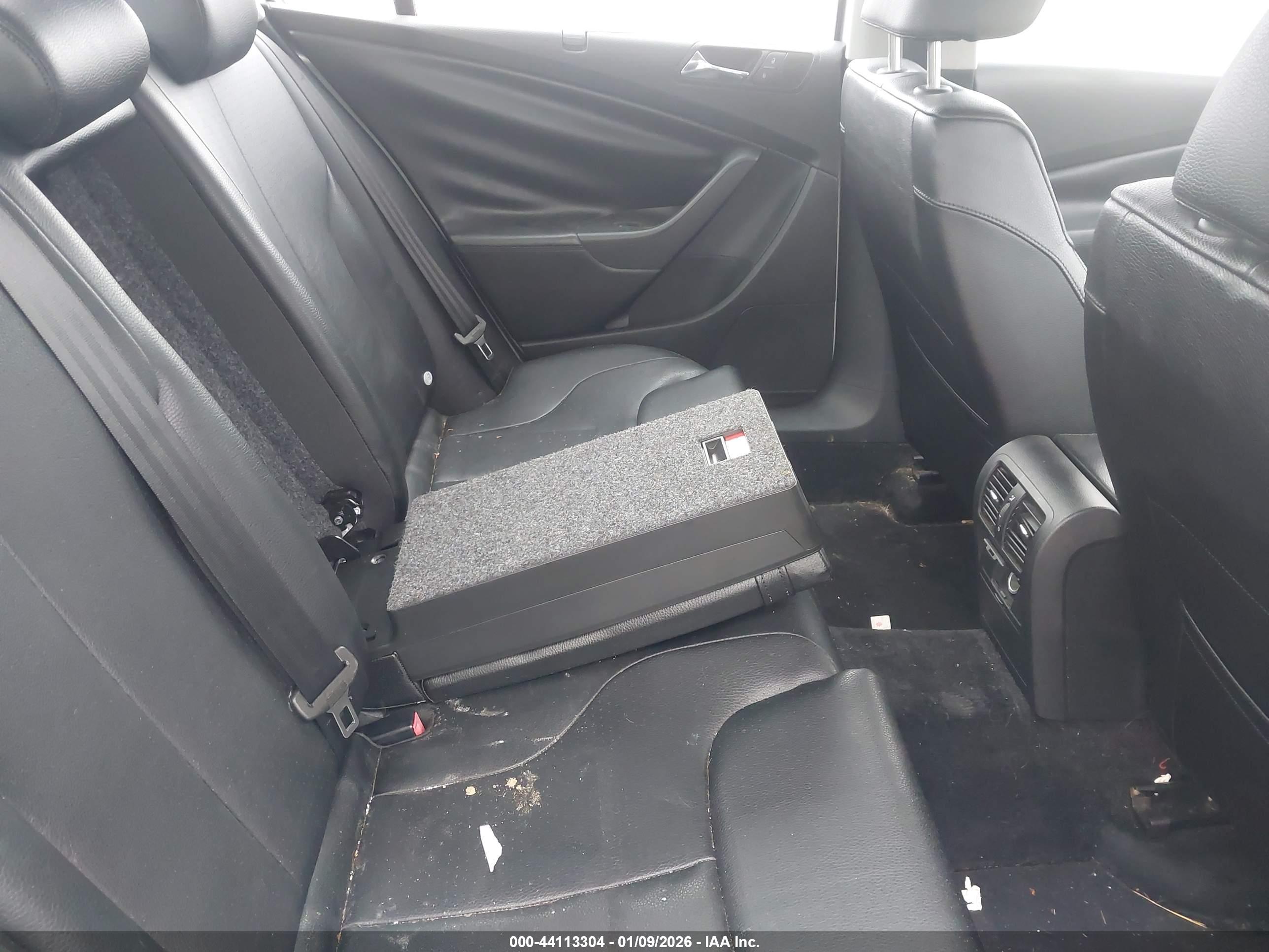 VOLKSWAGEN PASSAT image 8