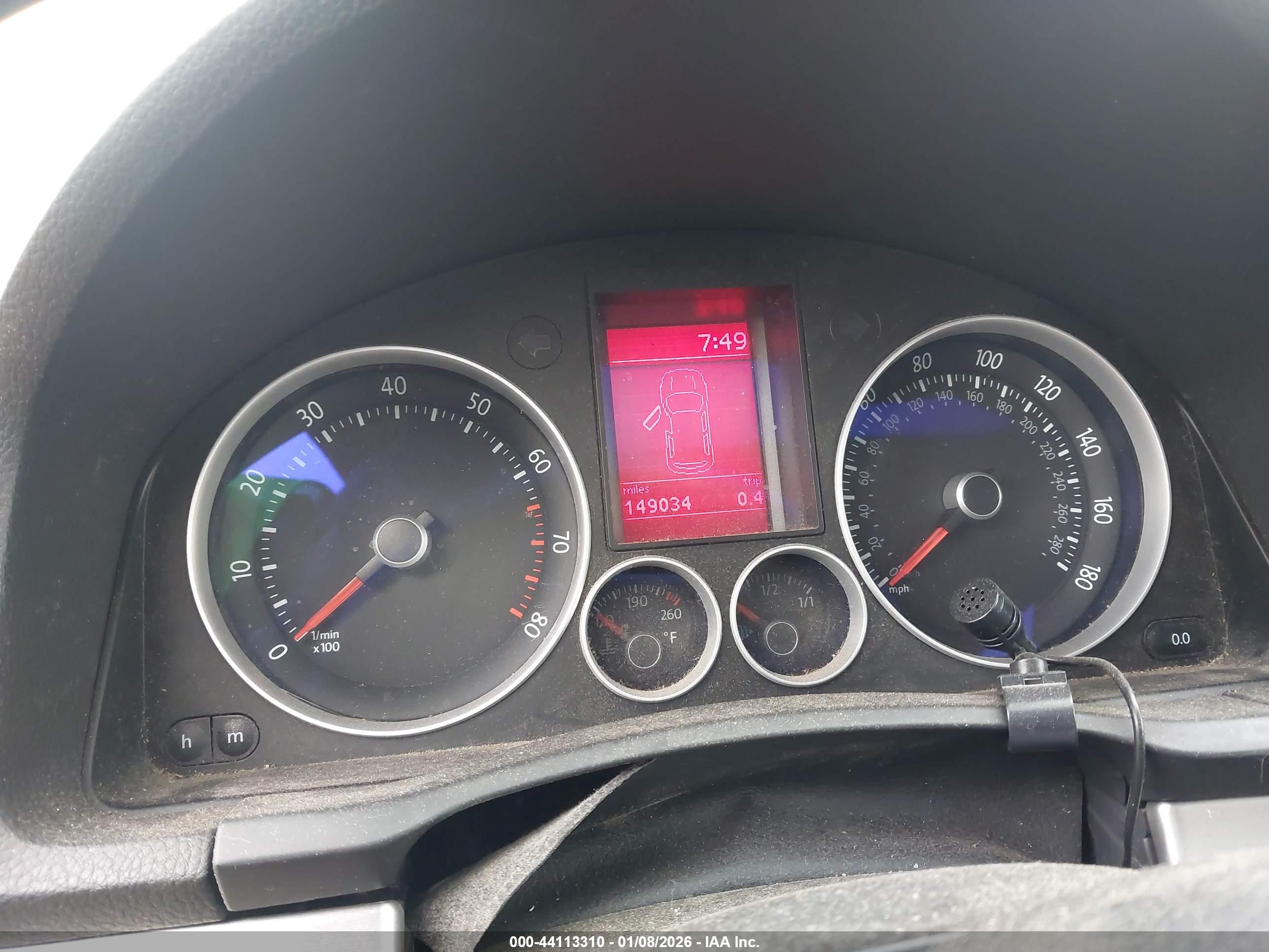 VOLKSWAGEN GTI image 7