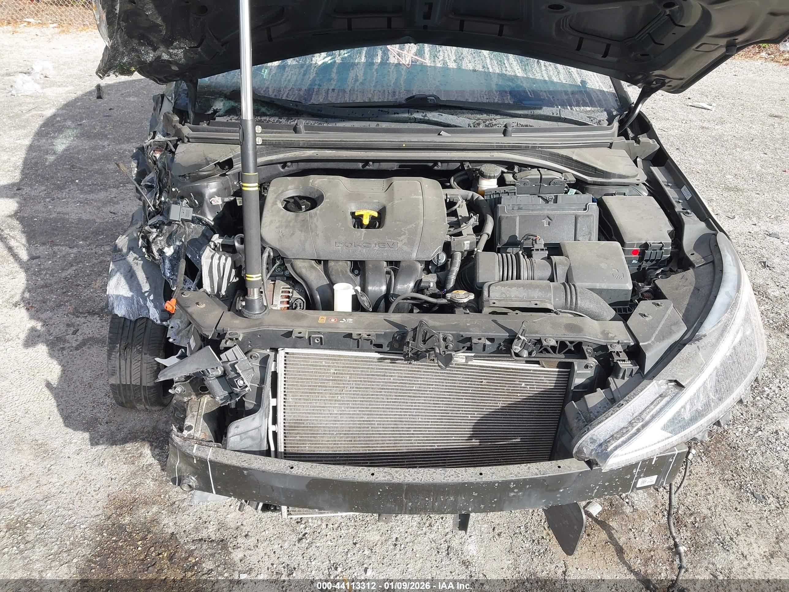HYUNDAI ELANTRA image 10