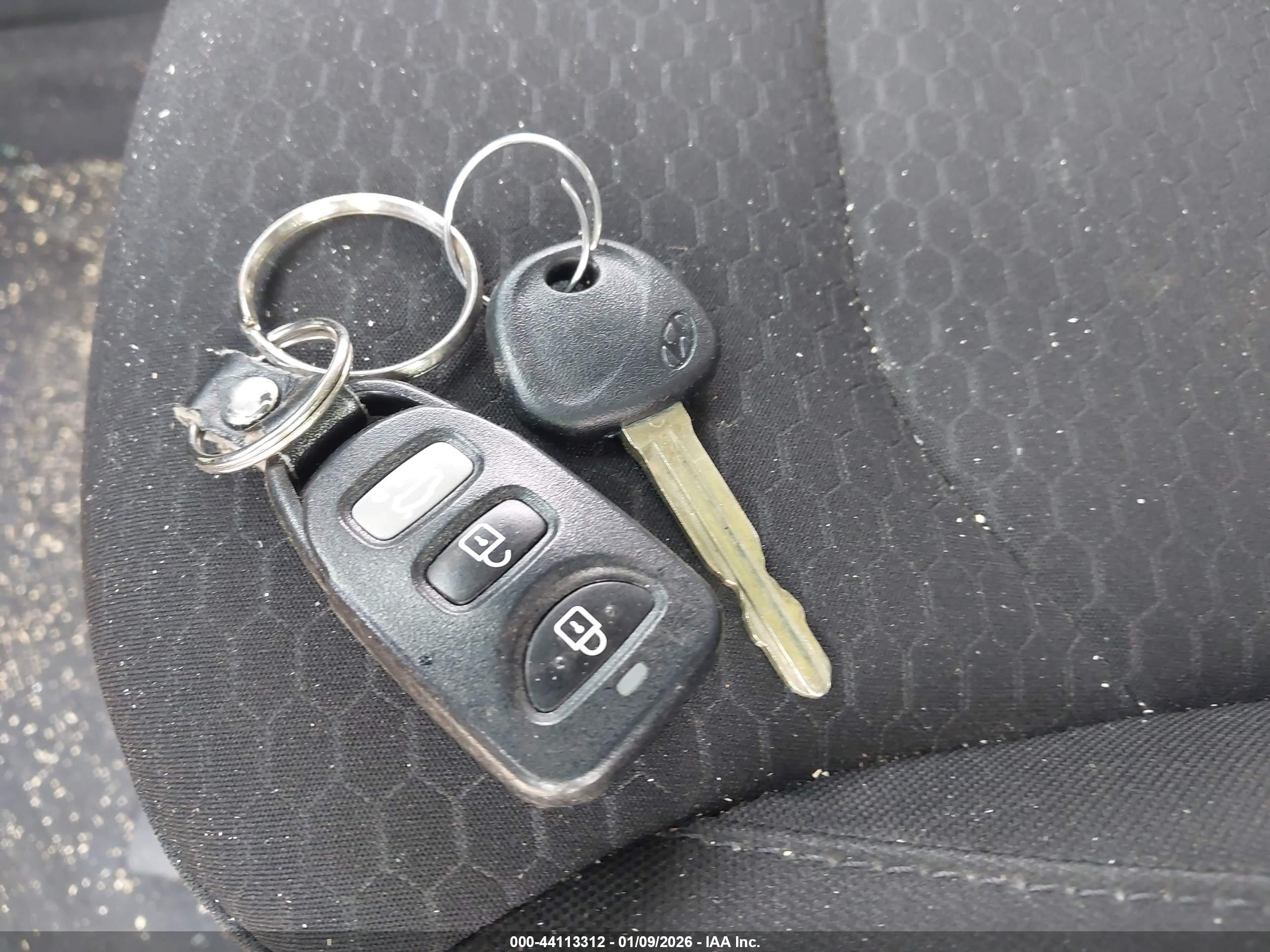 HYUNDAI ELANTRA image 11