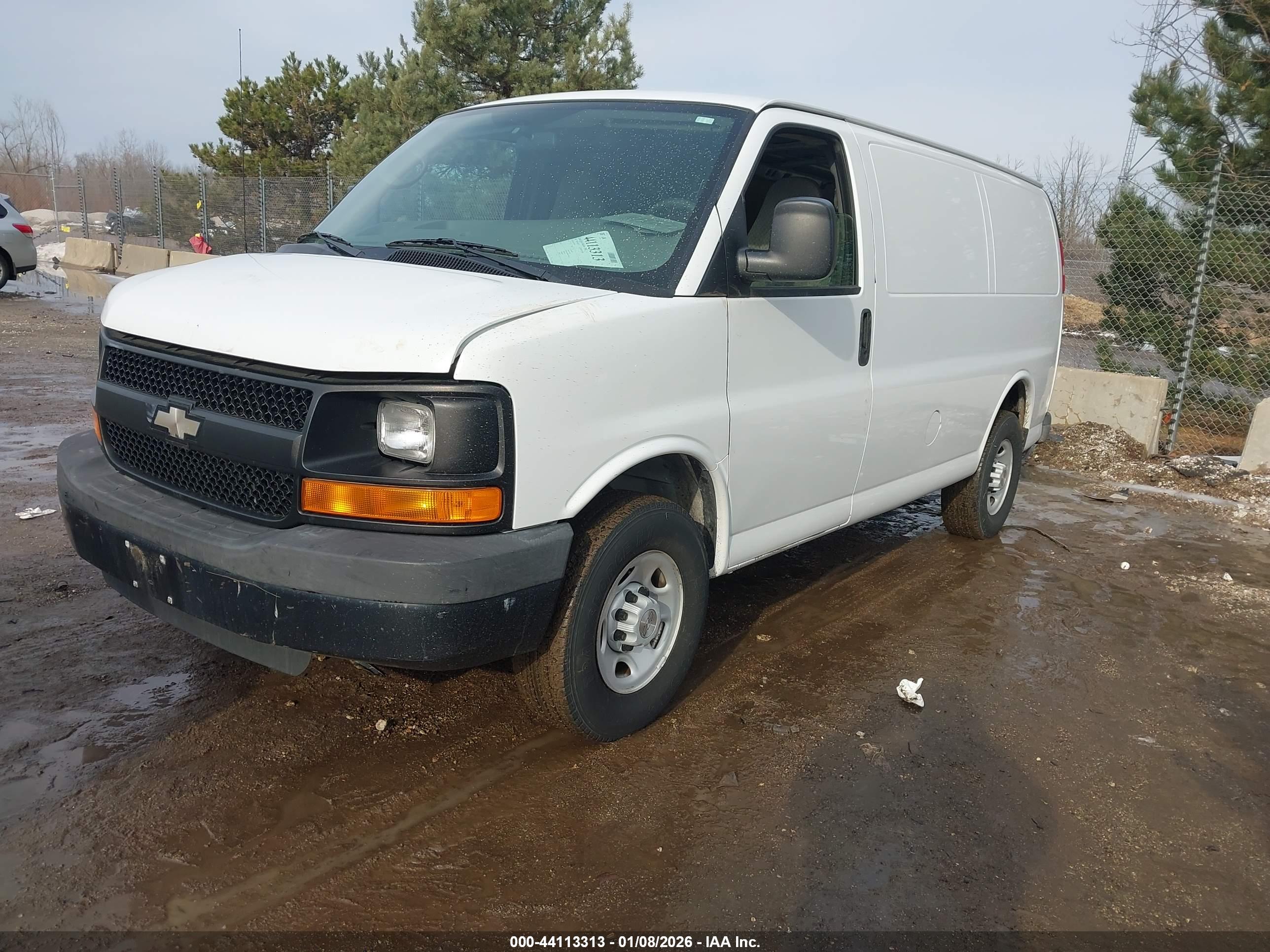 CHEVROLET EXPRESS image 2
