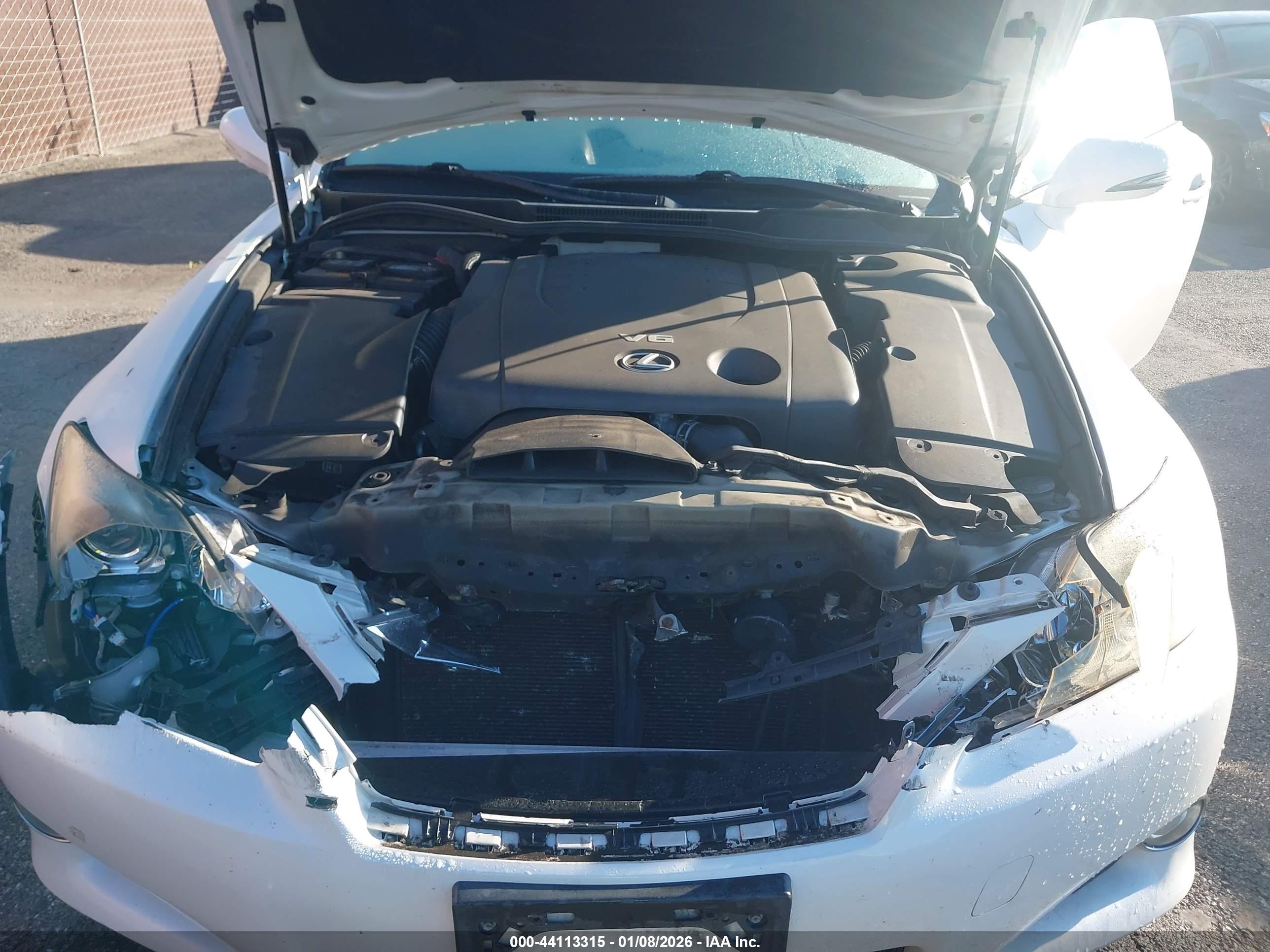 LEXUS IS image 10