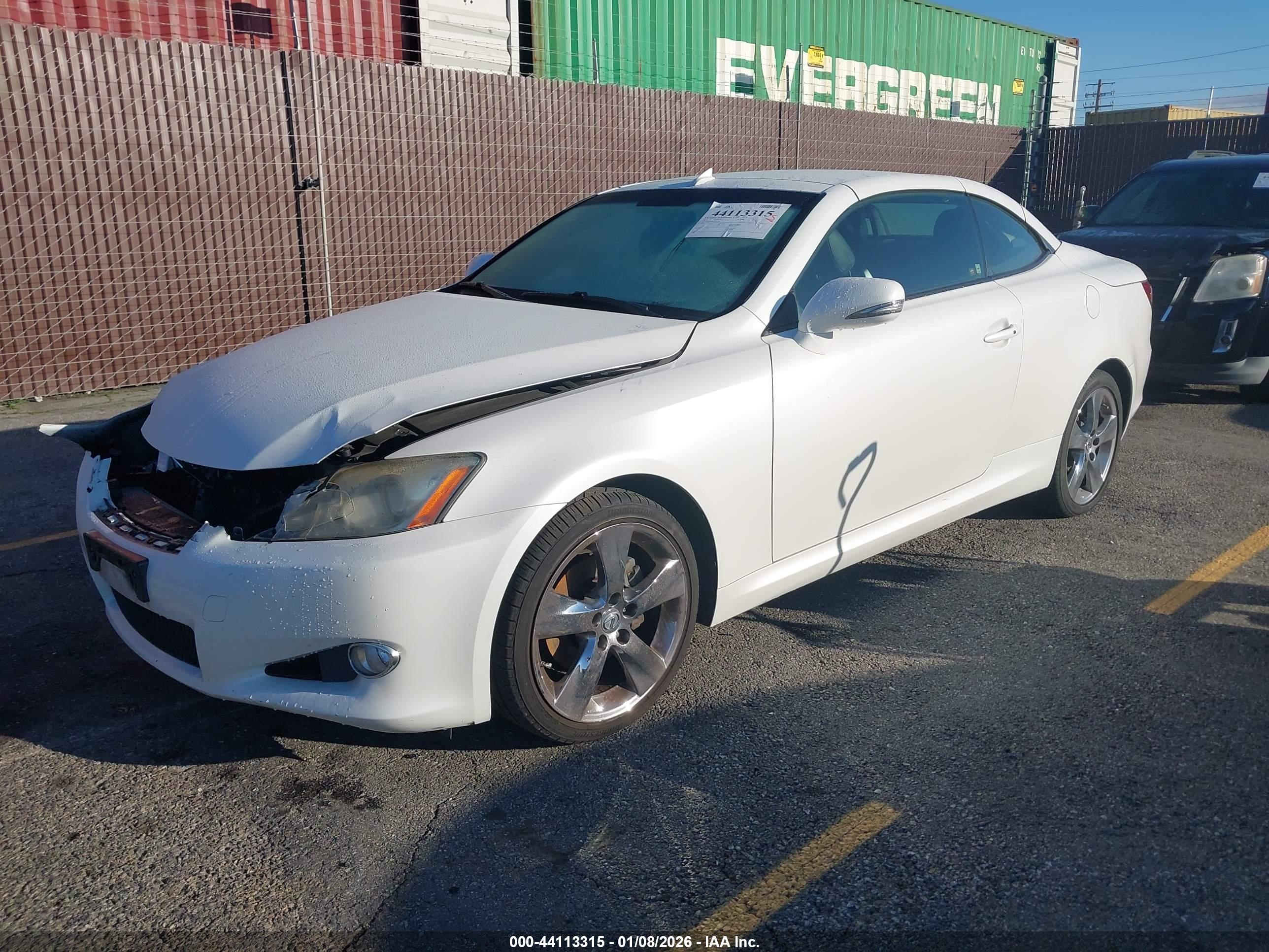 LEXUS IS image 2