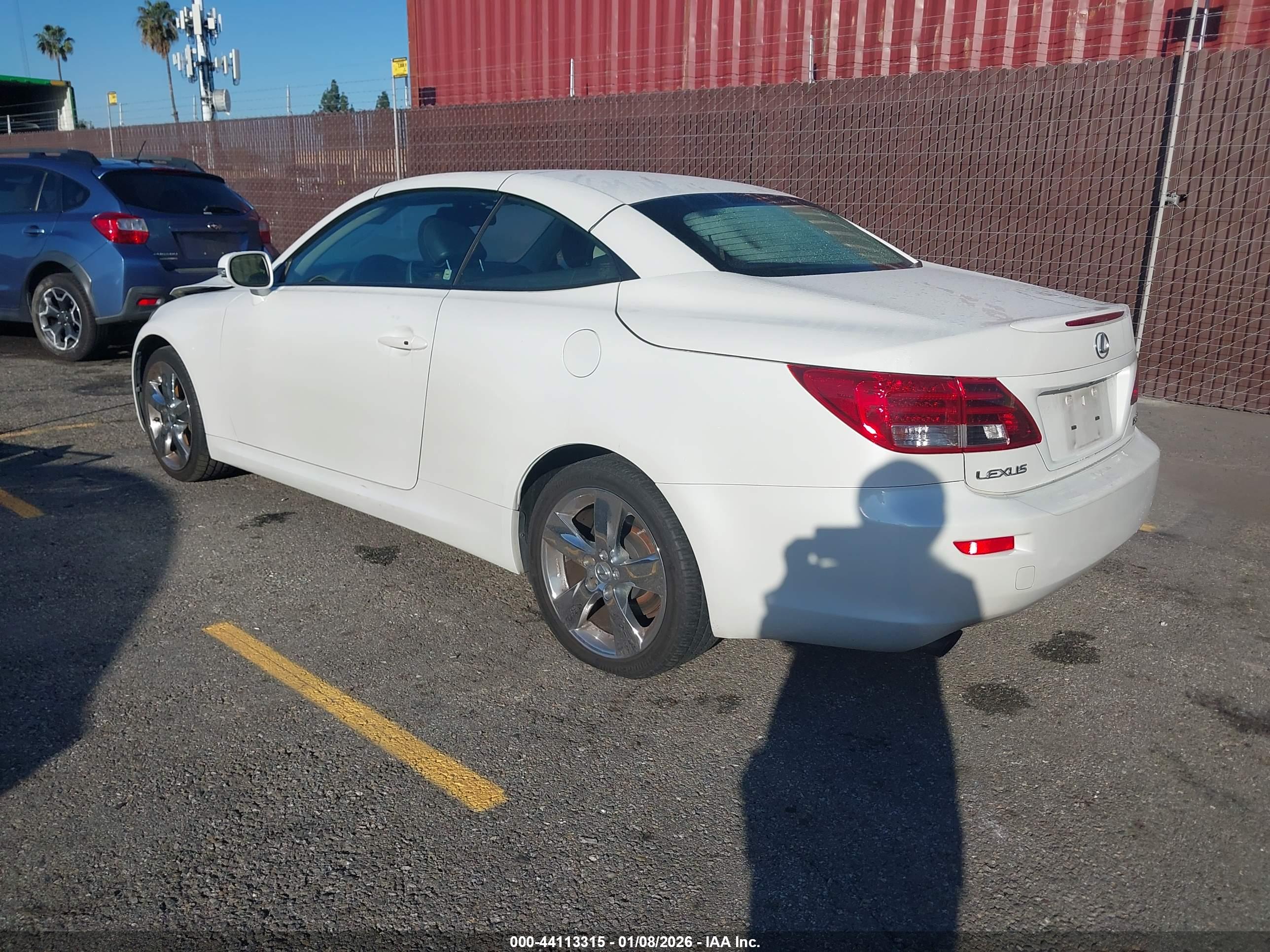 LEXUS IS image 3