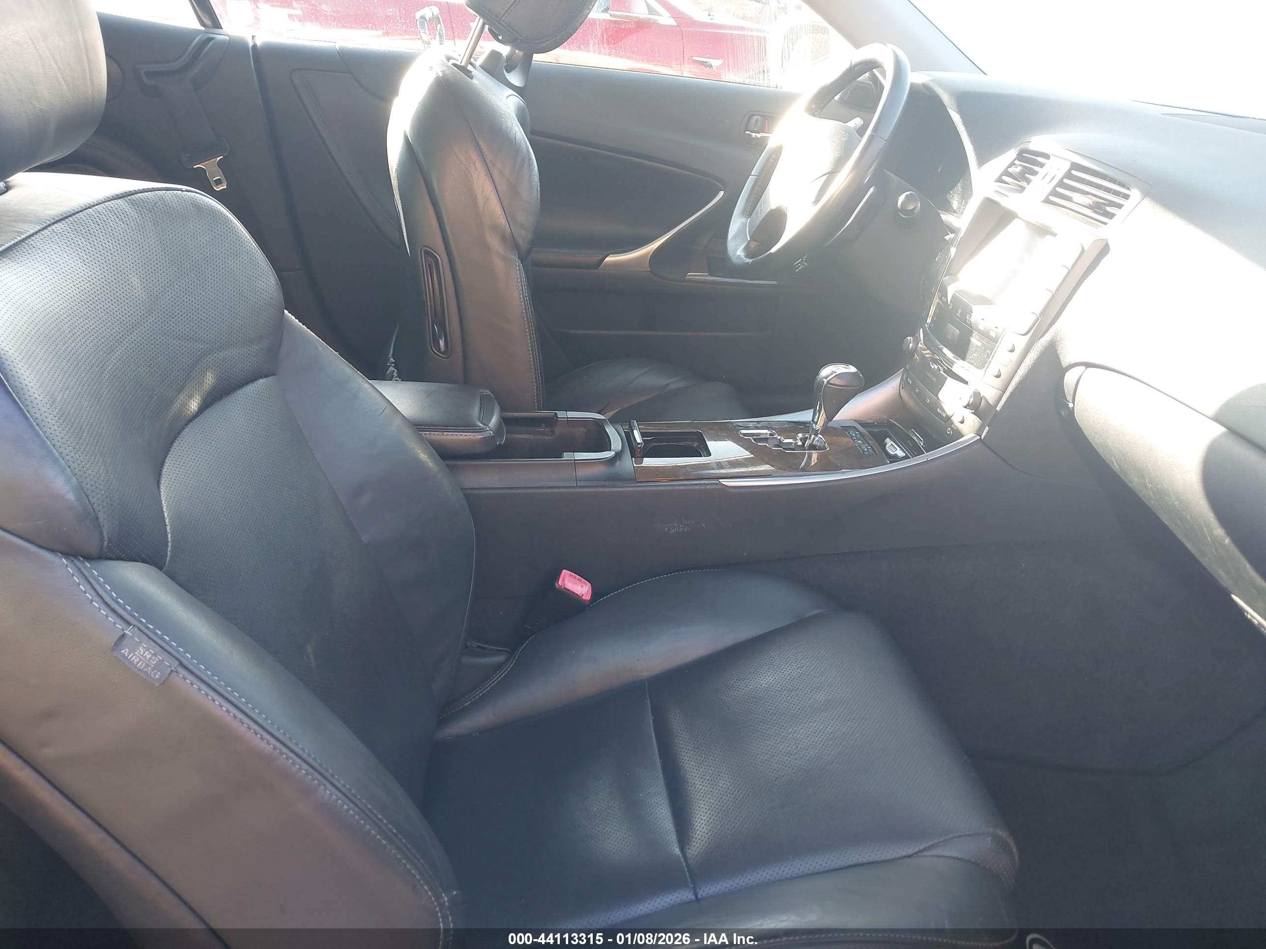 LEXUS IS image 5