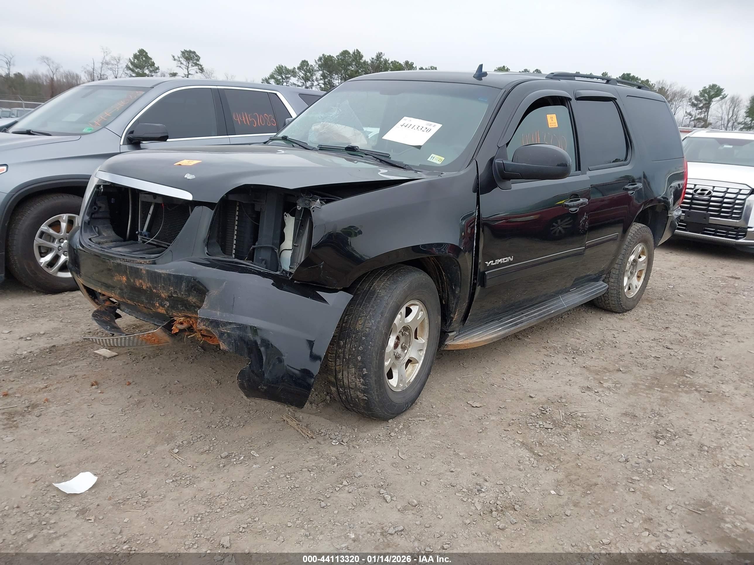GMC YUKON image 2