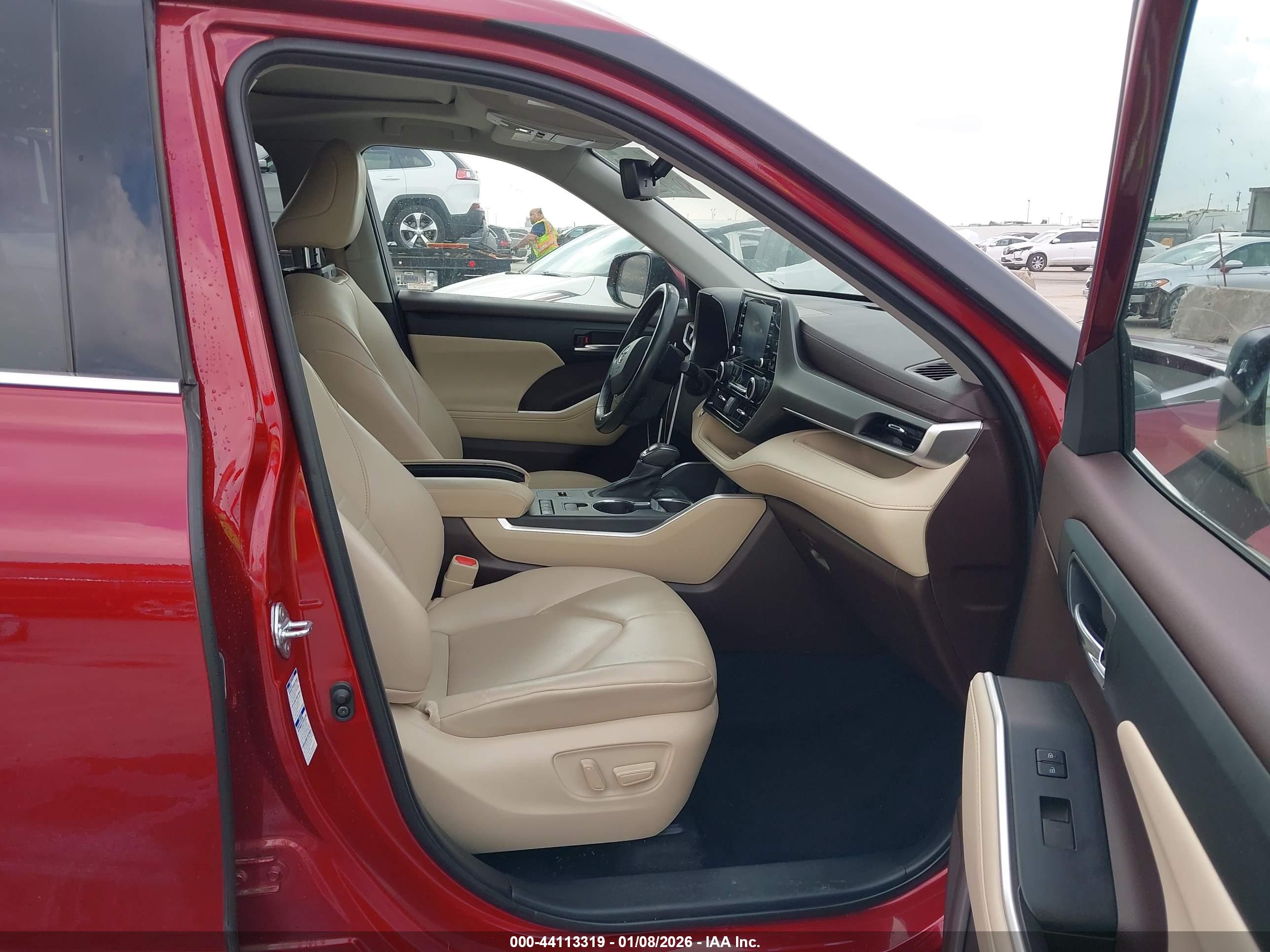 TOYOTA HIGHLANDER image 5