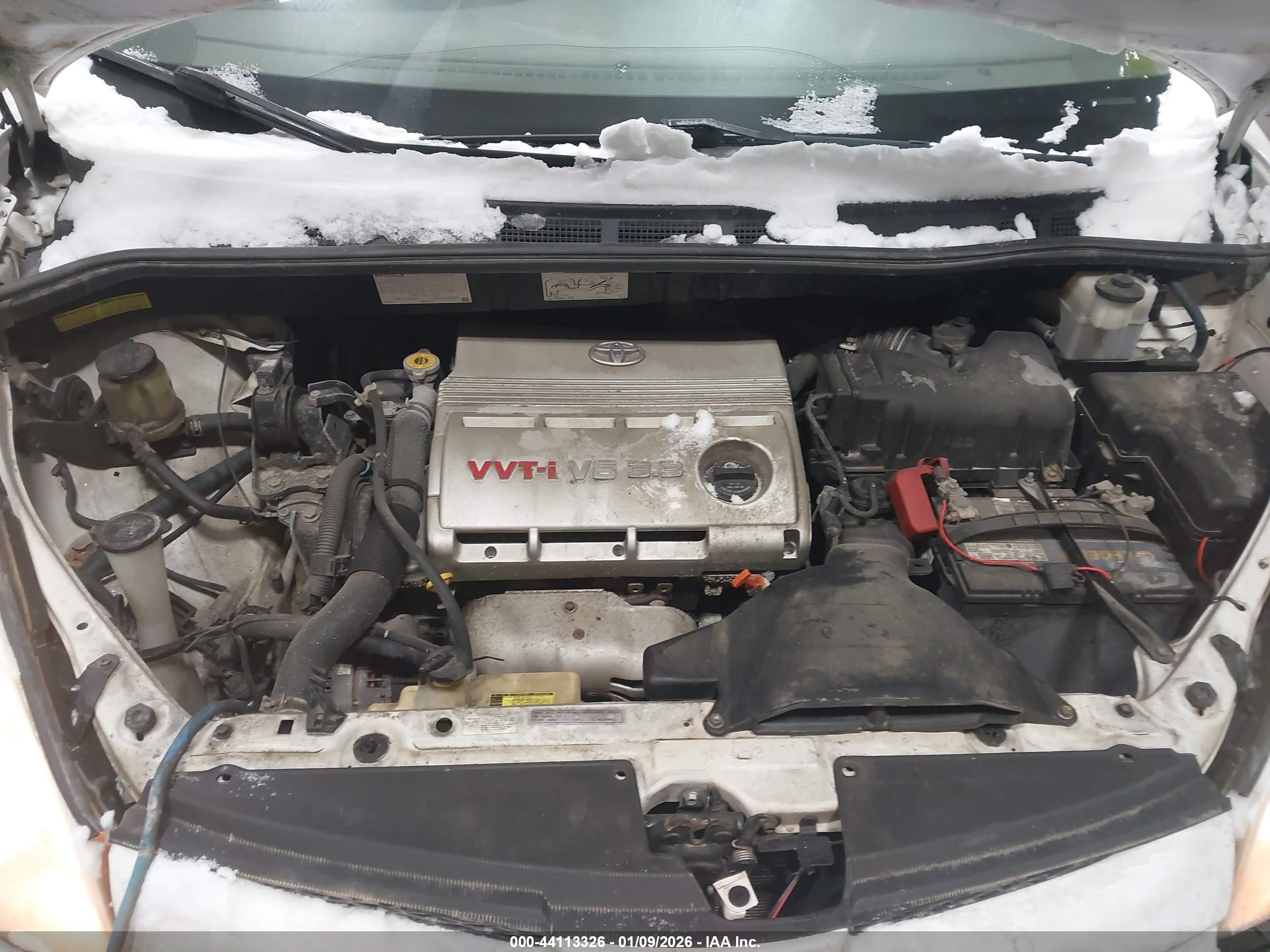 TOYOTA SIENNA image 10