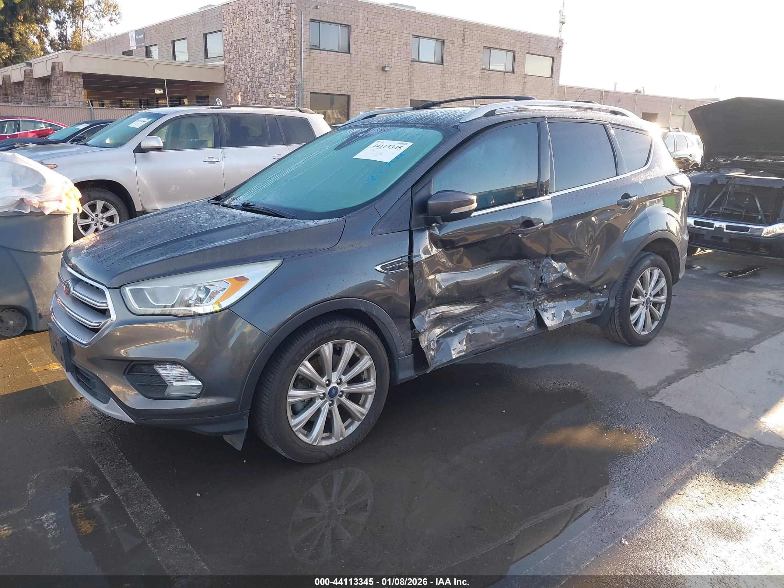 FORD ESCAPE image 2