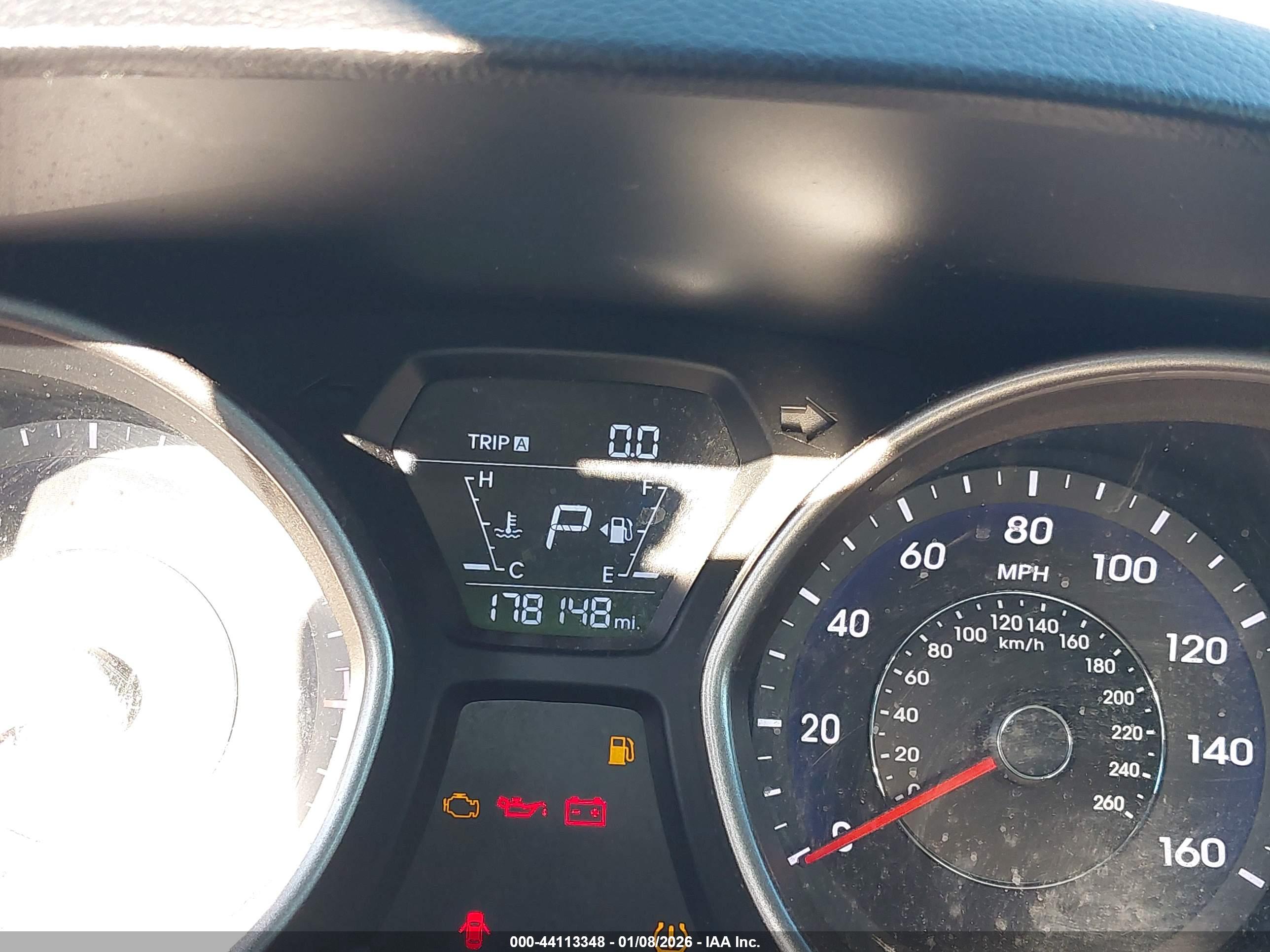 HYUNDAI ELANTRA image 7