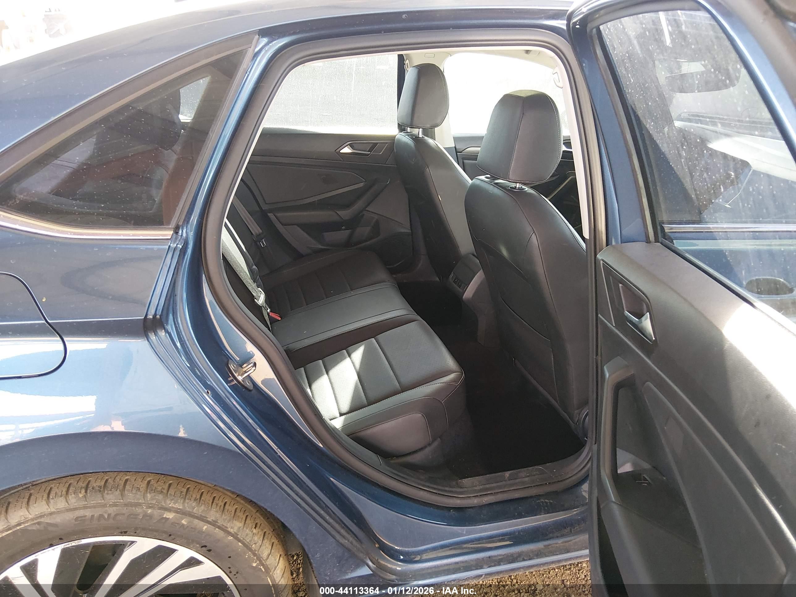 VOLKSWAGEN JETTA image 8