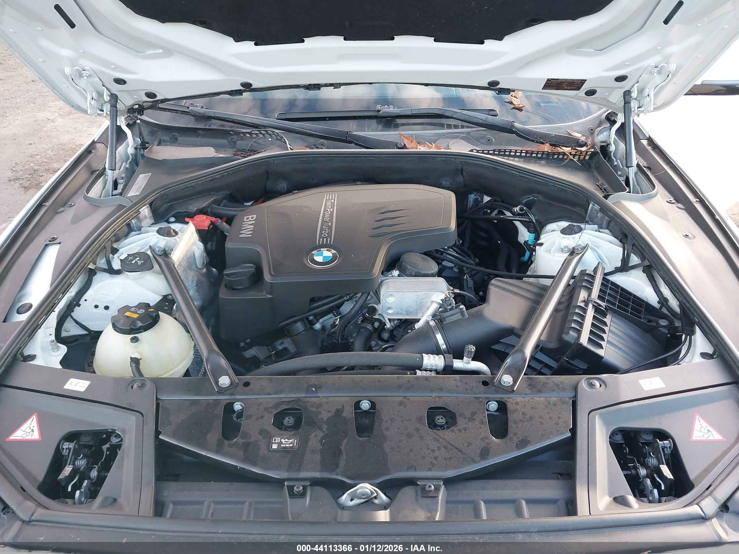 BMW 528I image 10