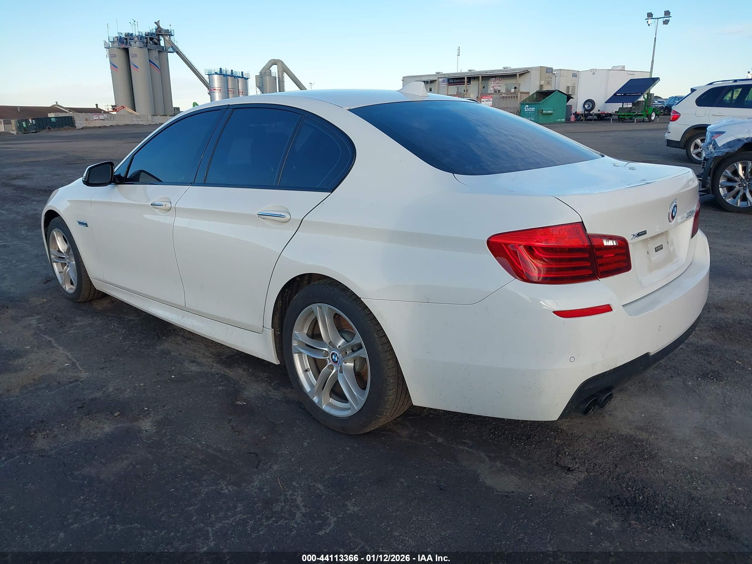 BMW 528I image 3