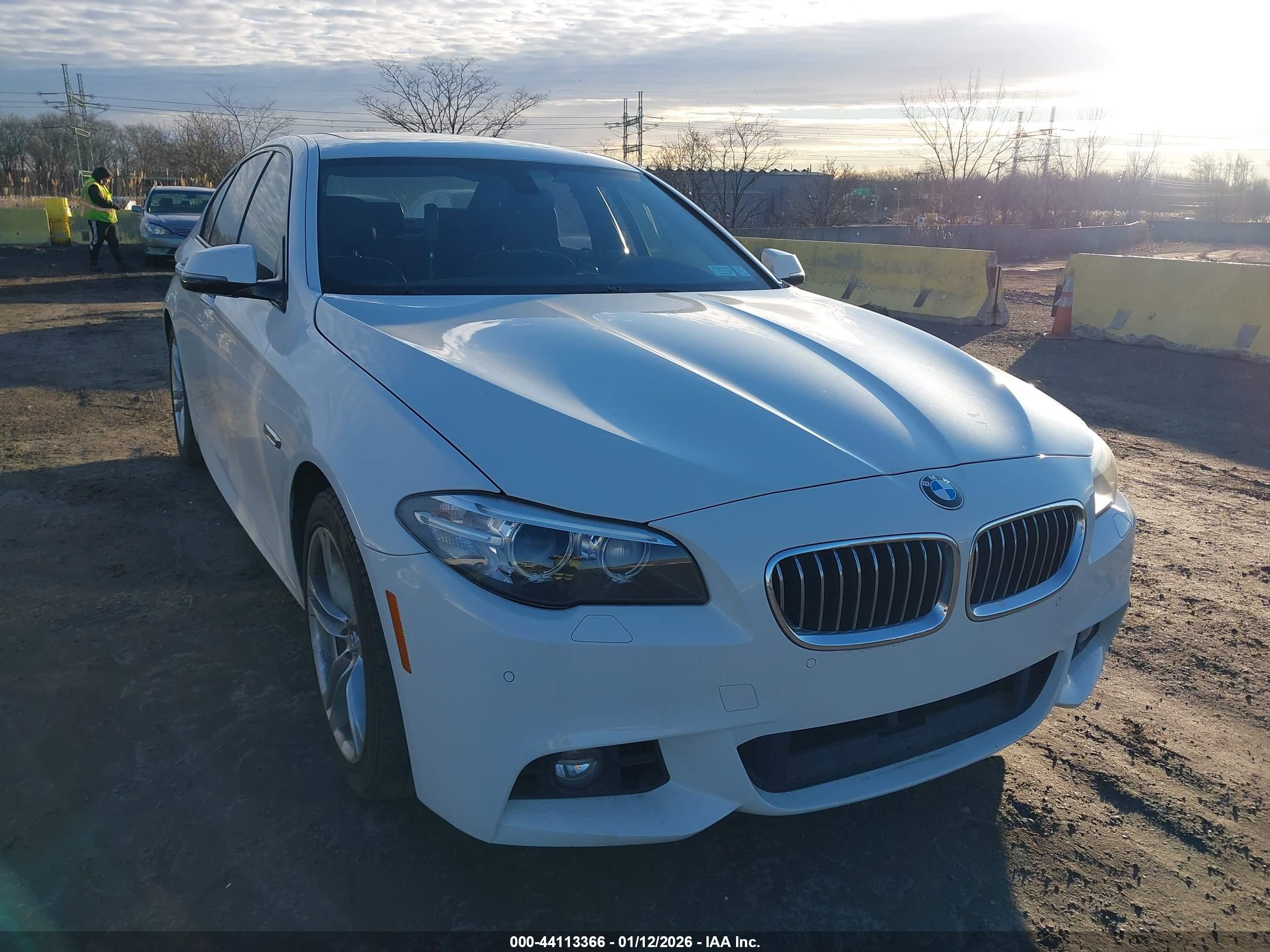BMW 528I image 6