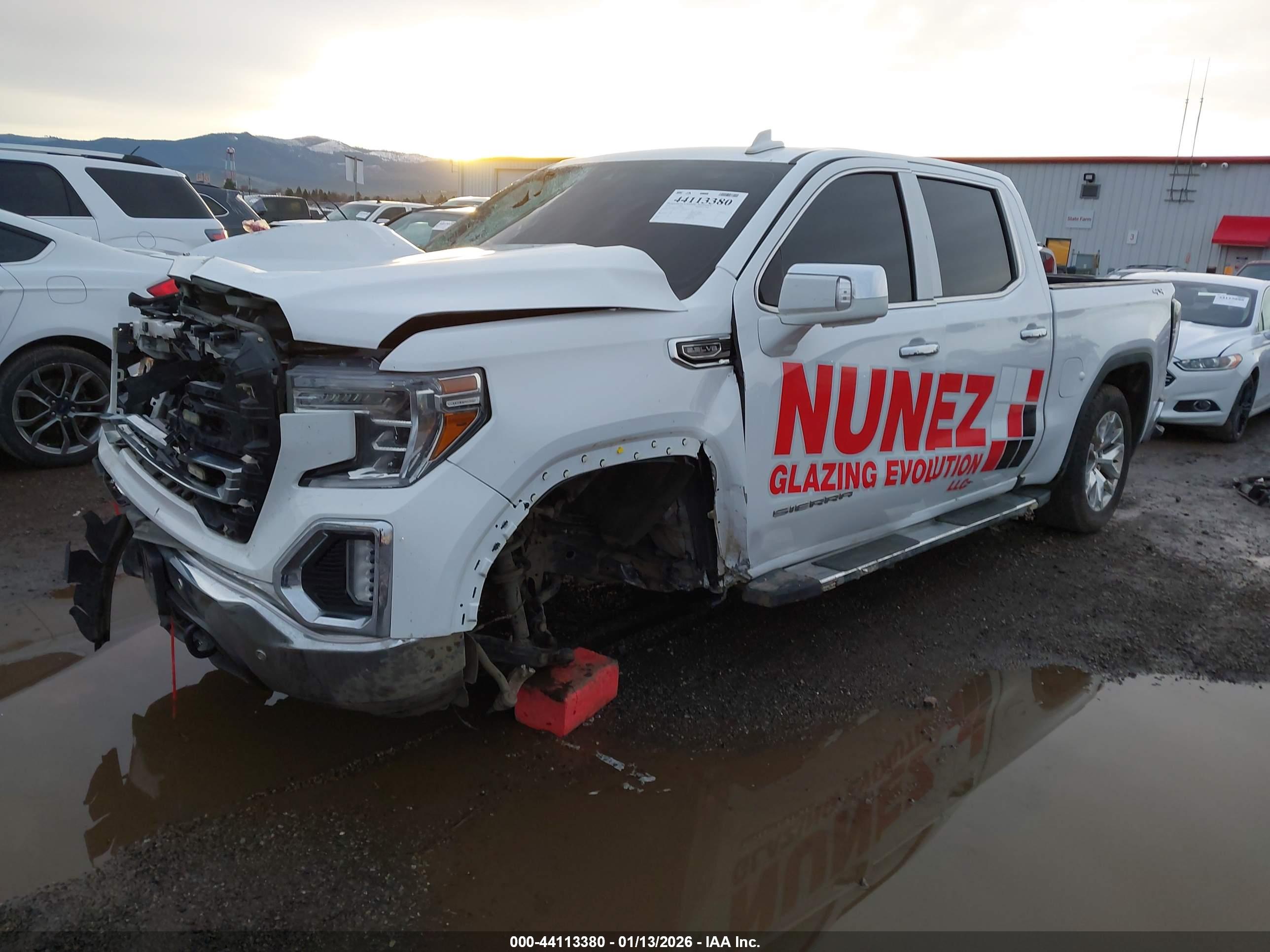 GMC SIERRA image 2