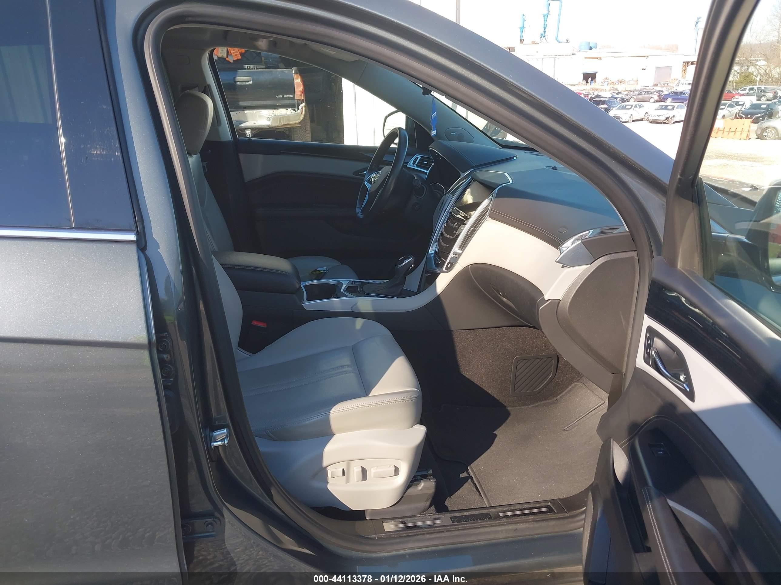 CADILLAC SRX image 5