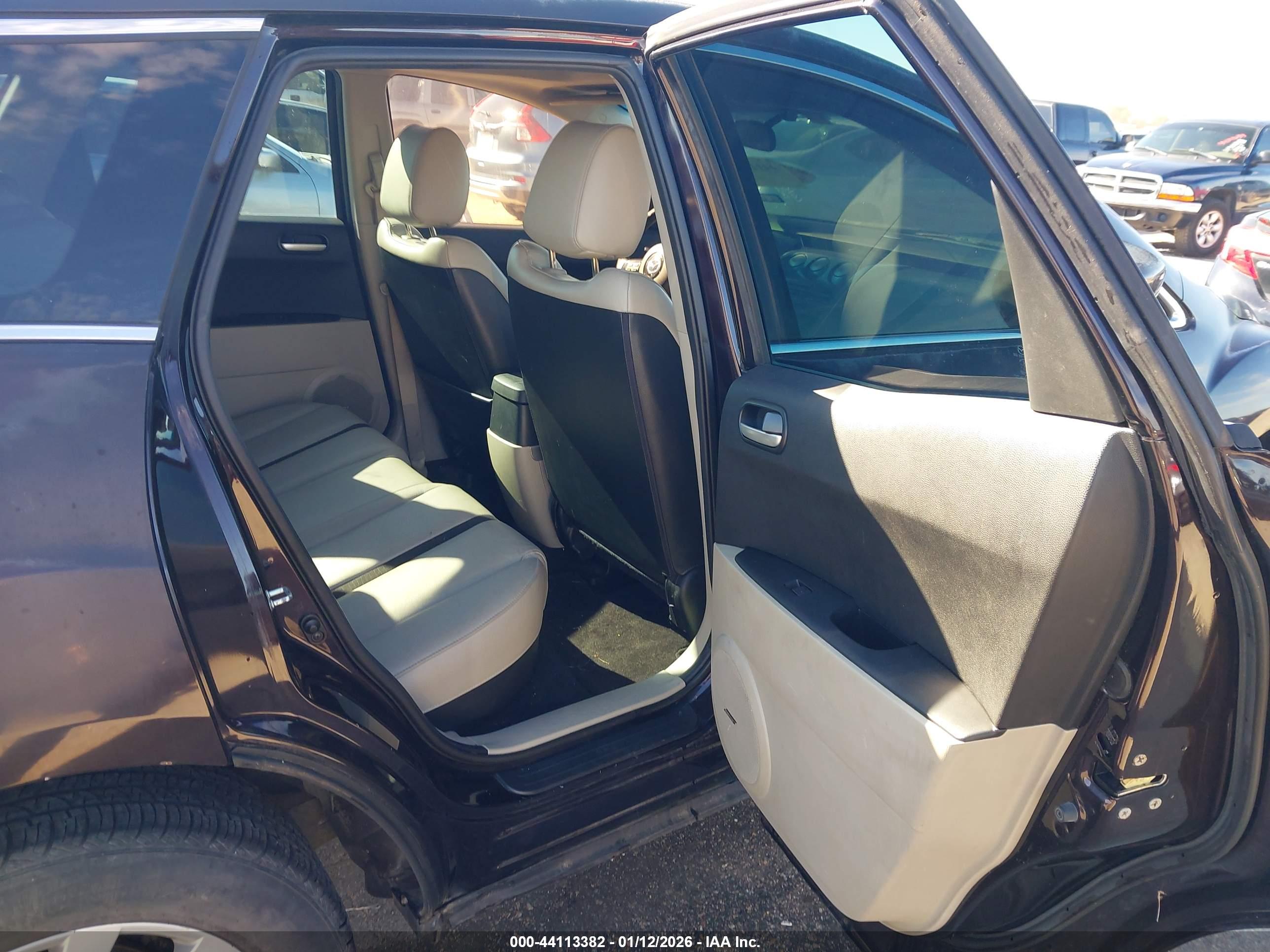 MAZDA CX-7 image 8