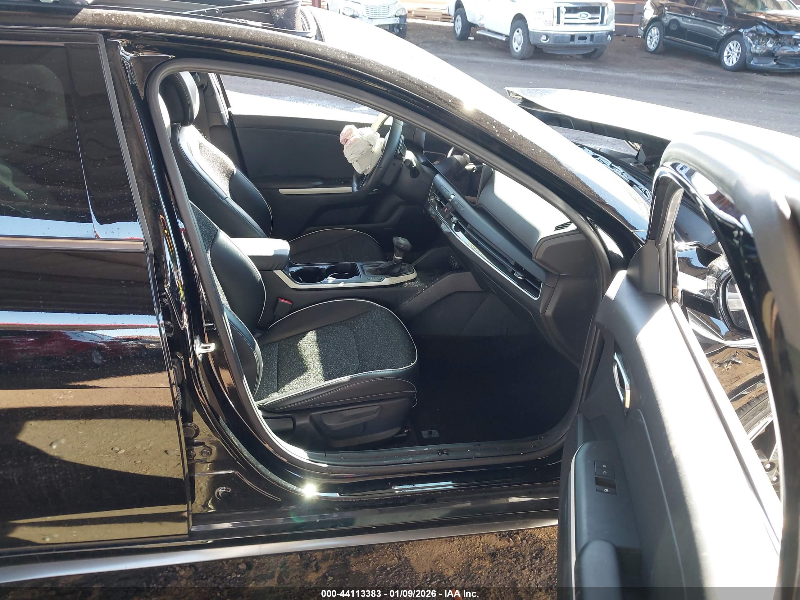 KIA K4 image 5