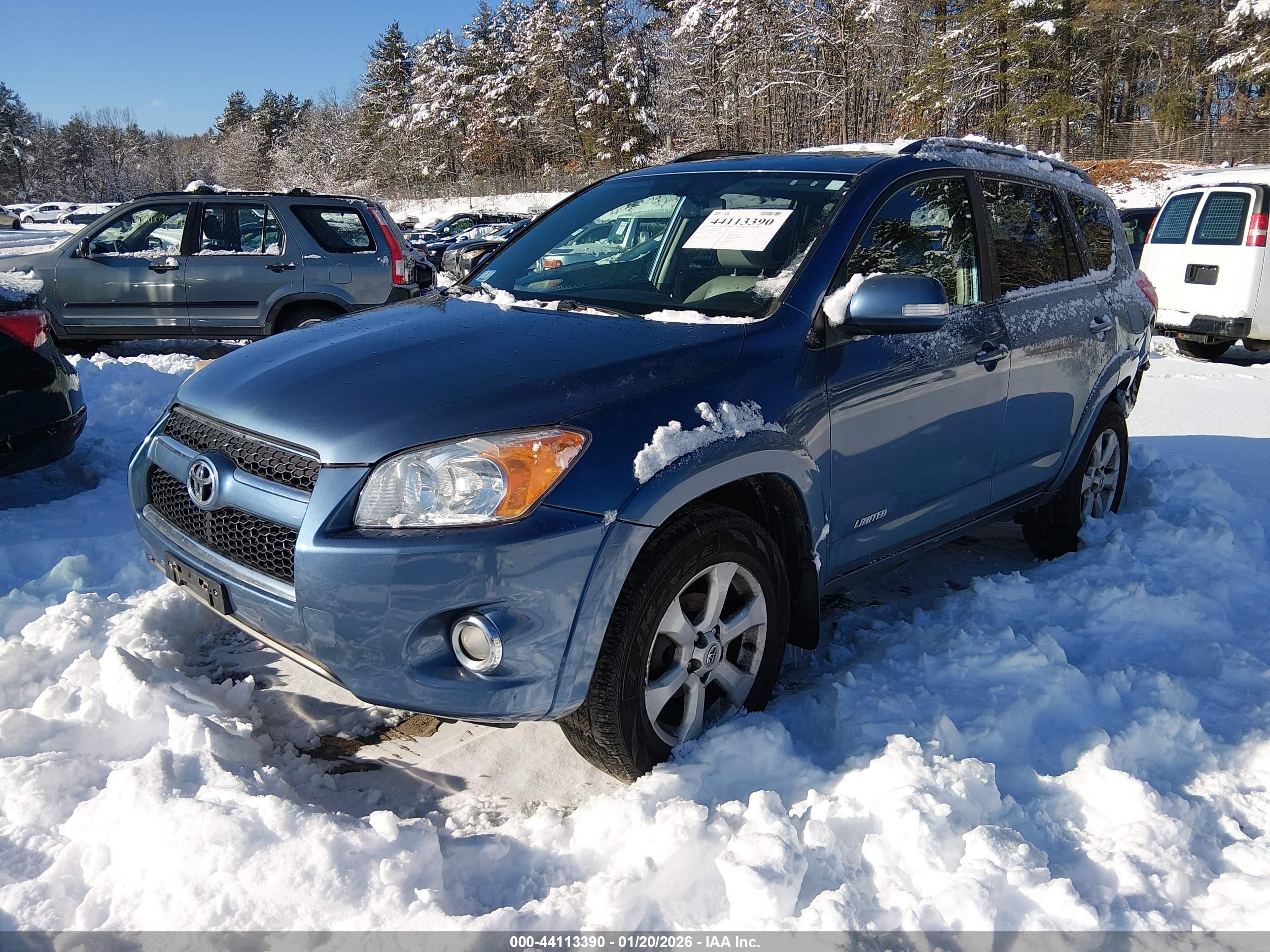 TOYOTA RAV4 image 2