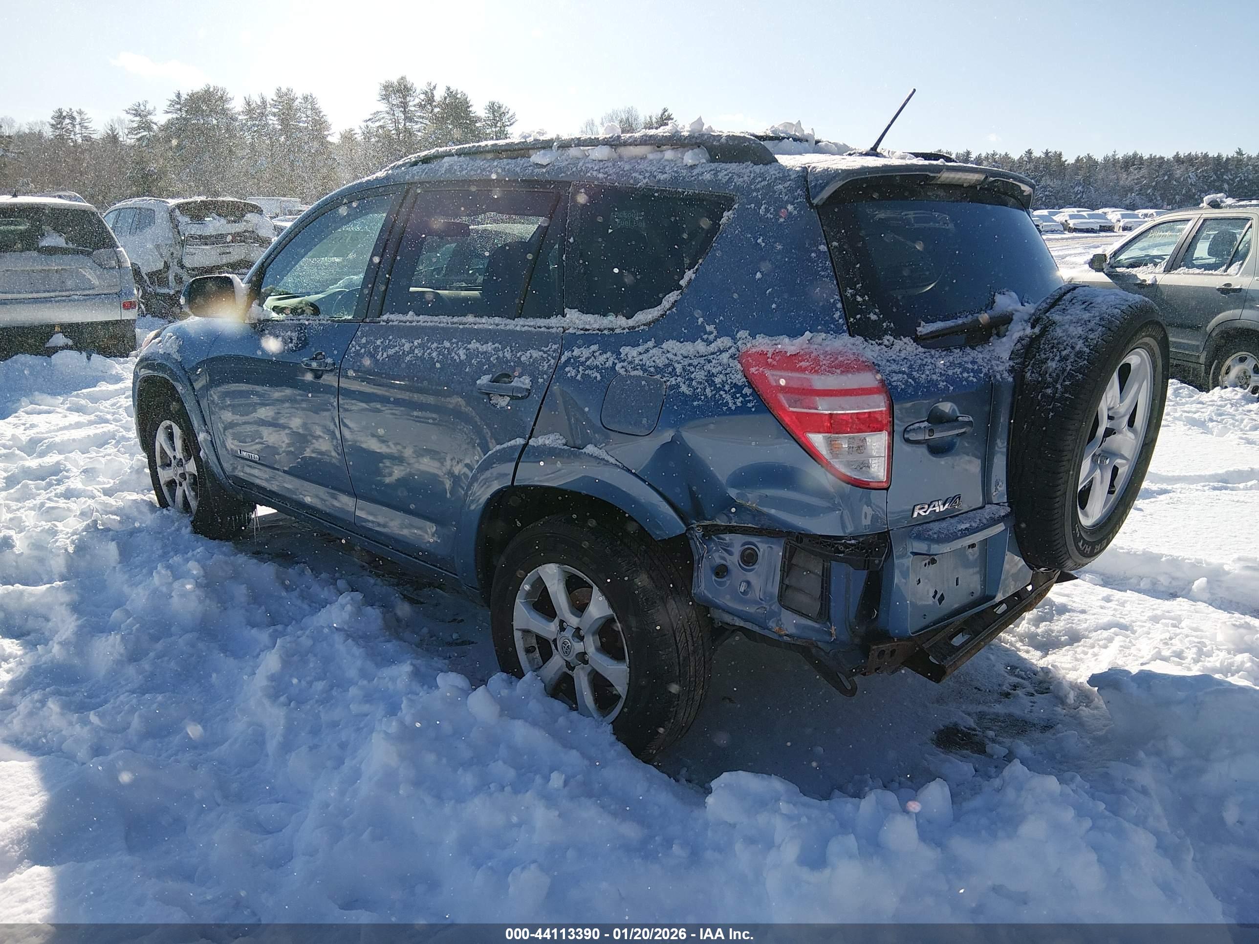 TOYOTA RAV4 image 3