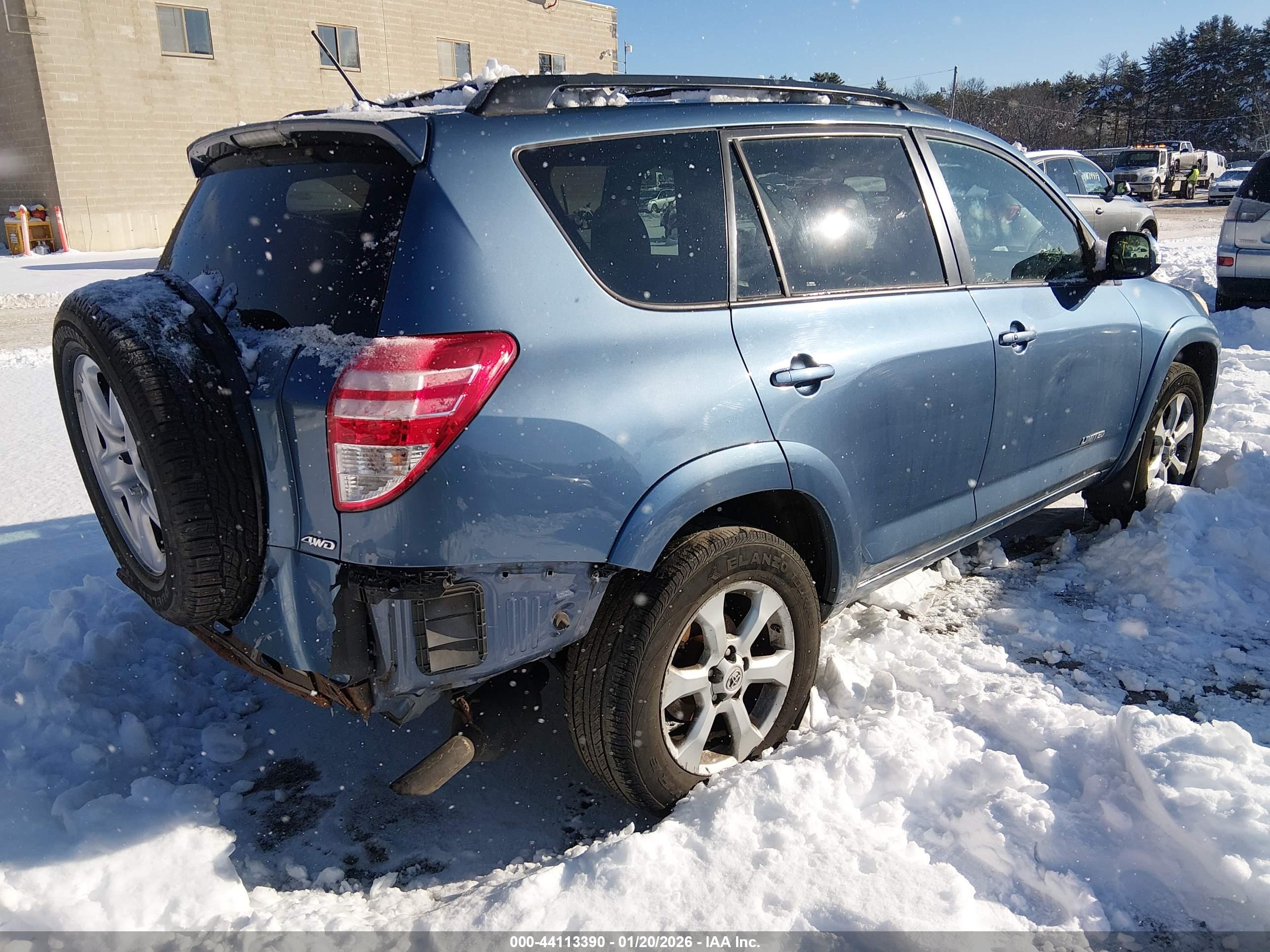 TOYOTA RAV4 image 4