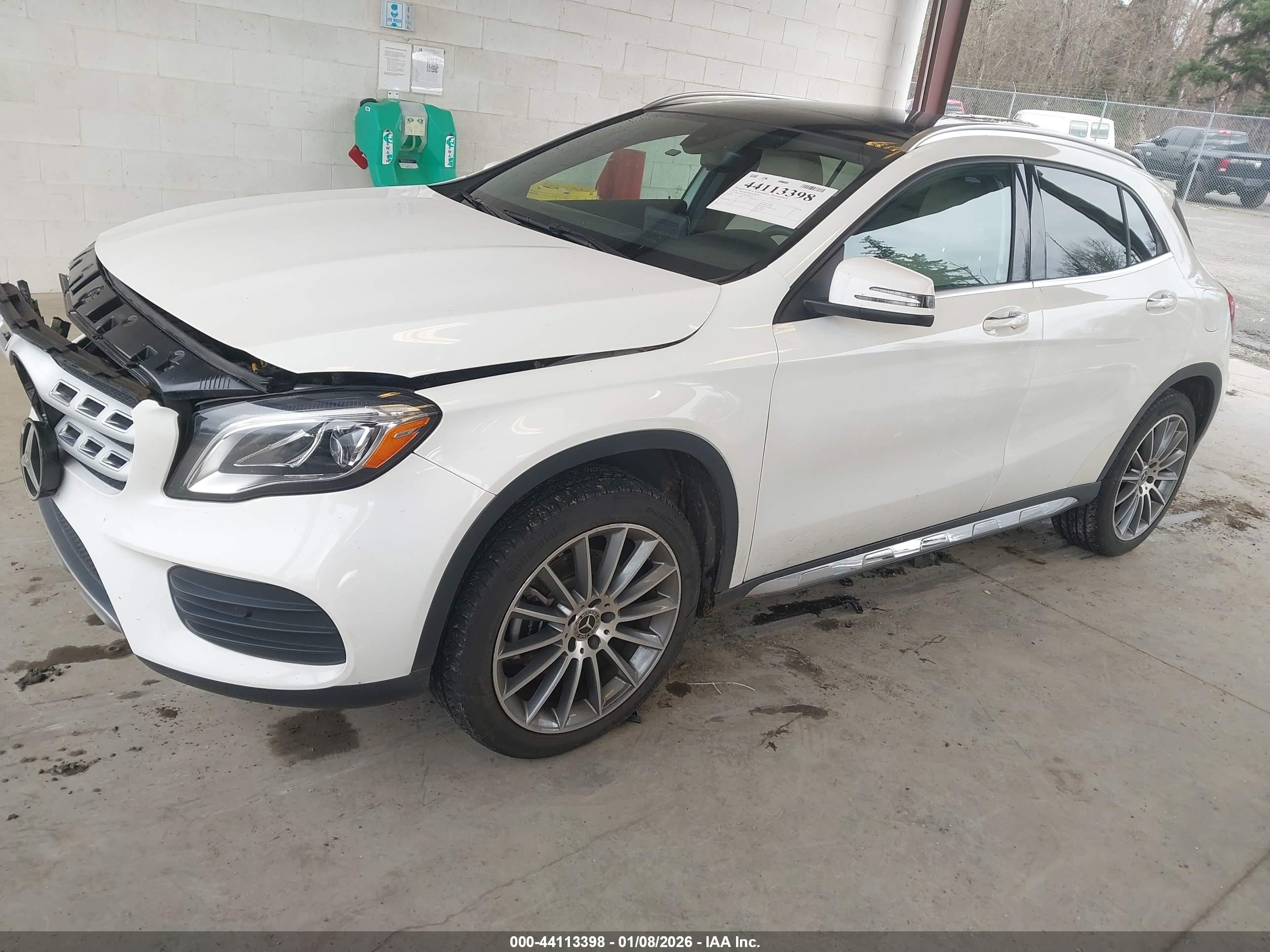 MERCEDES-BENZ GLA image 2