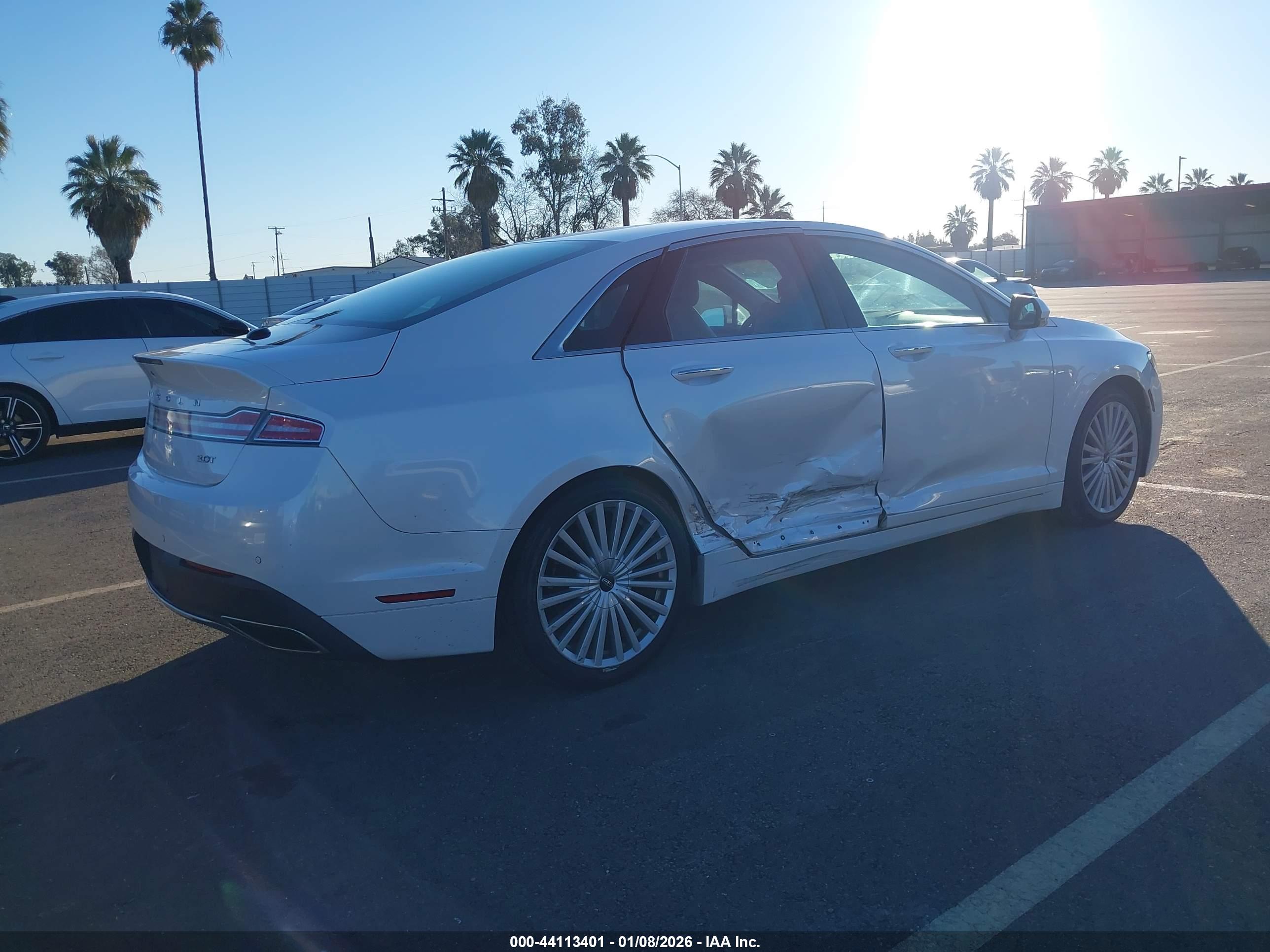 LINCOLN MKZ image 4