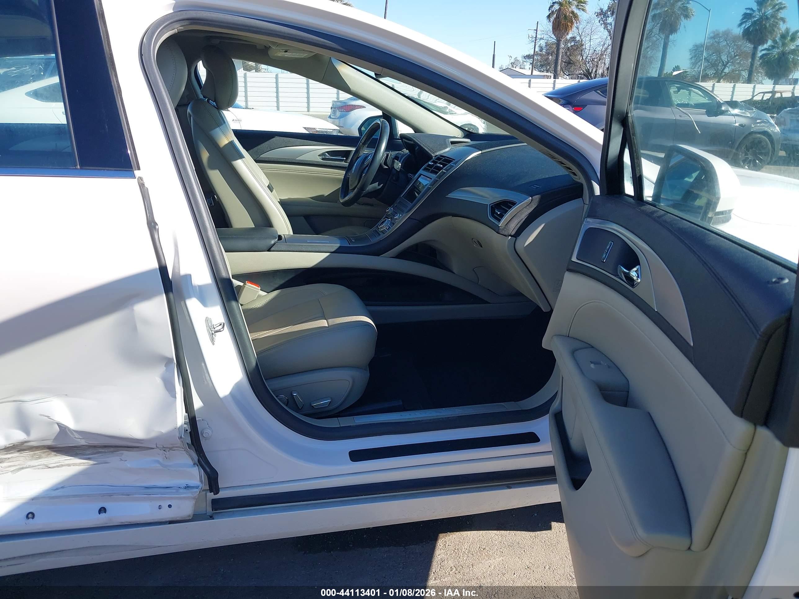 LINCOLN MKZ image 5
