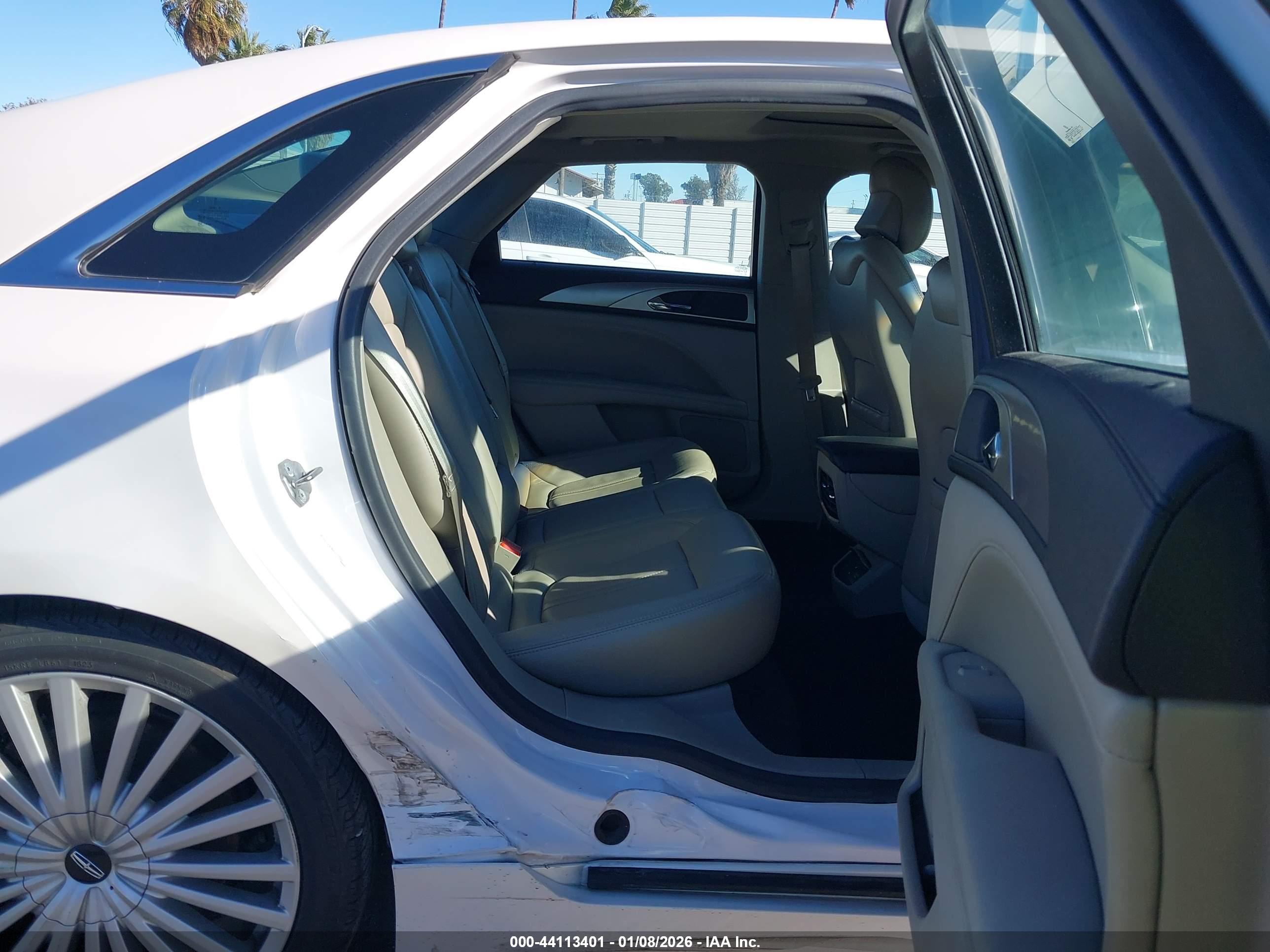 LINCOLN MKZ image 8