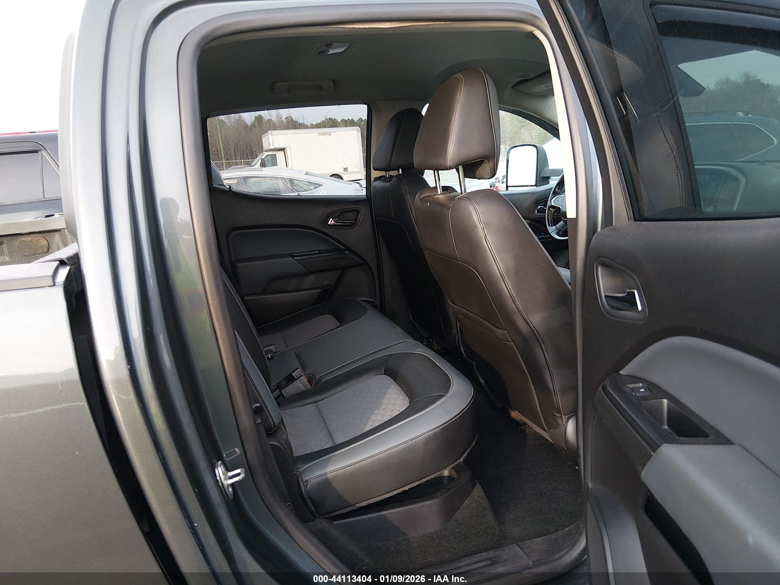 CHEVROLET COLORADO image 8