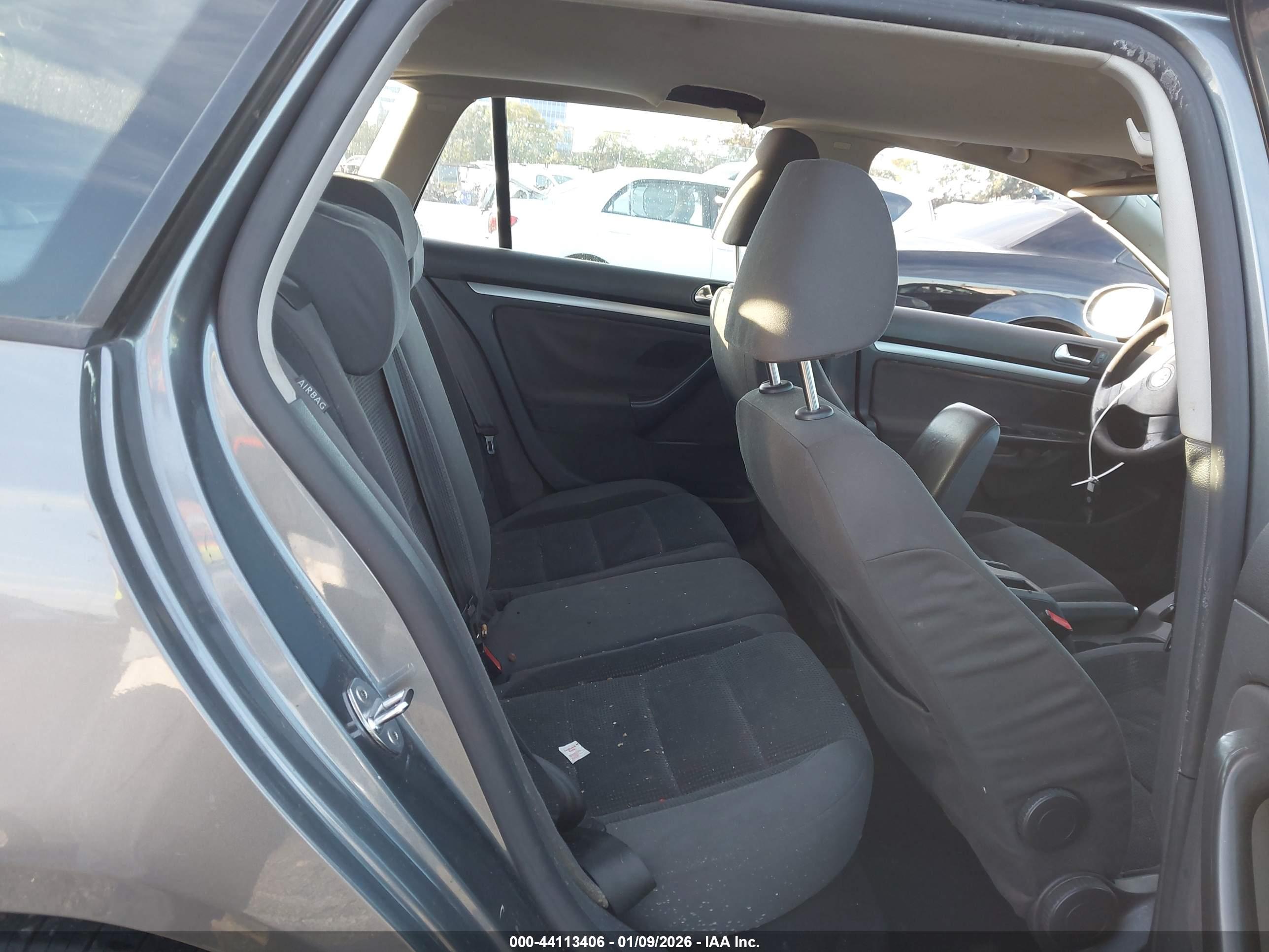 VOLKSWAGEN JETTA image 8