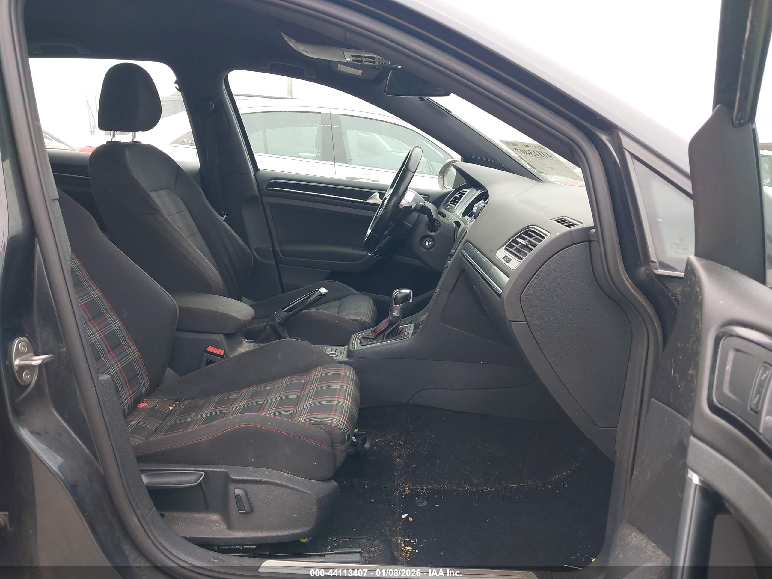 VOLKSWAGEN GOLF image 5