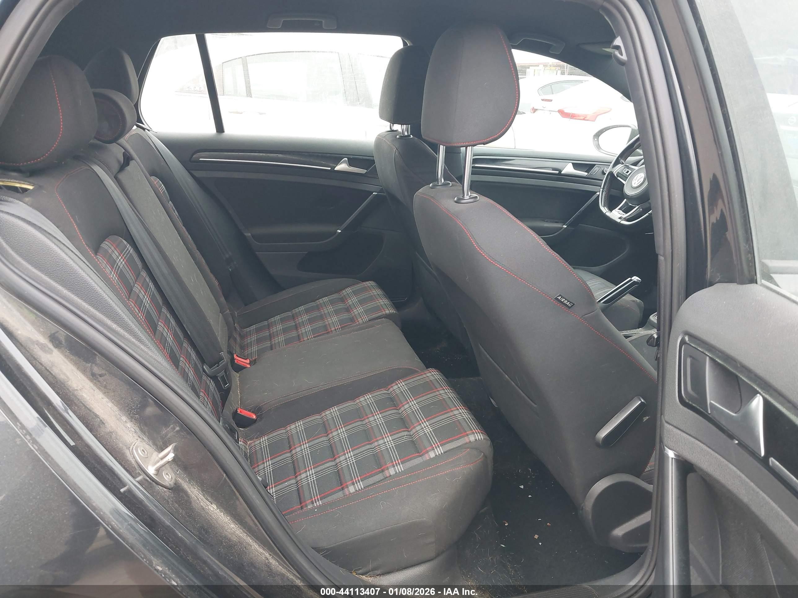 VOLKSWAGEN GOLF image 8