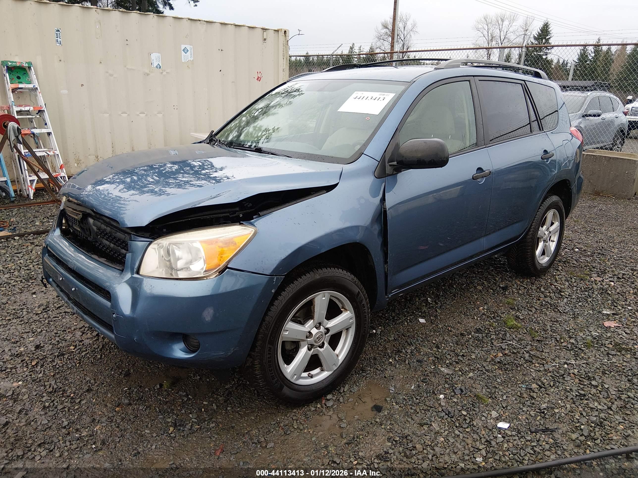 TOYOTA RAV4 image 2