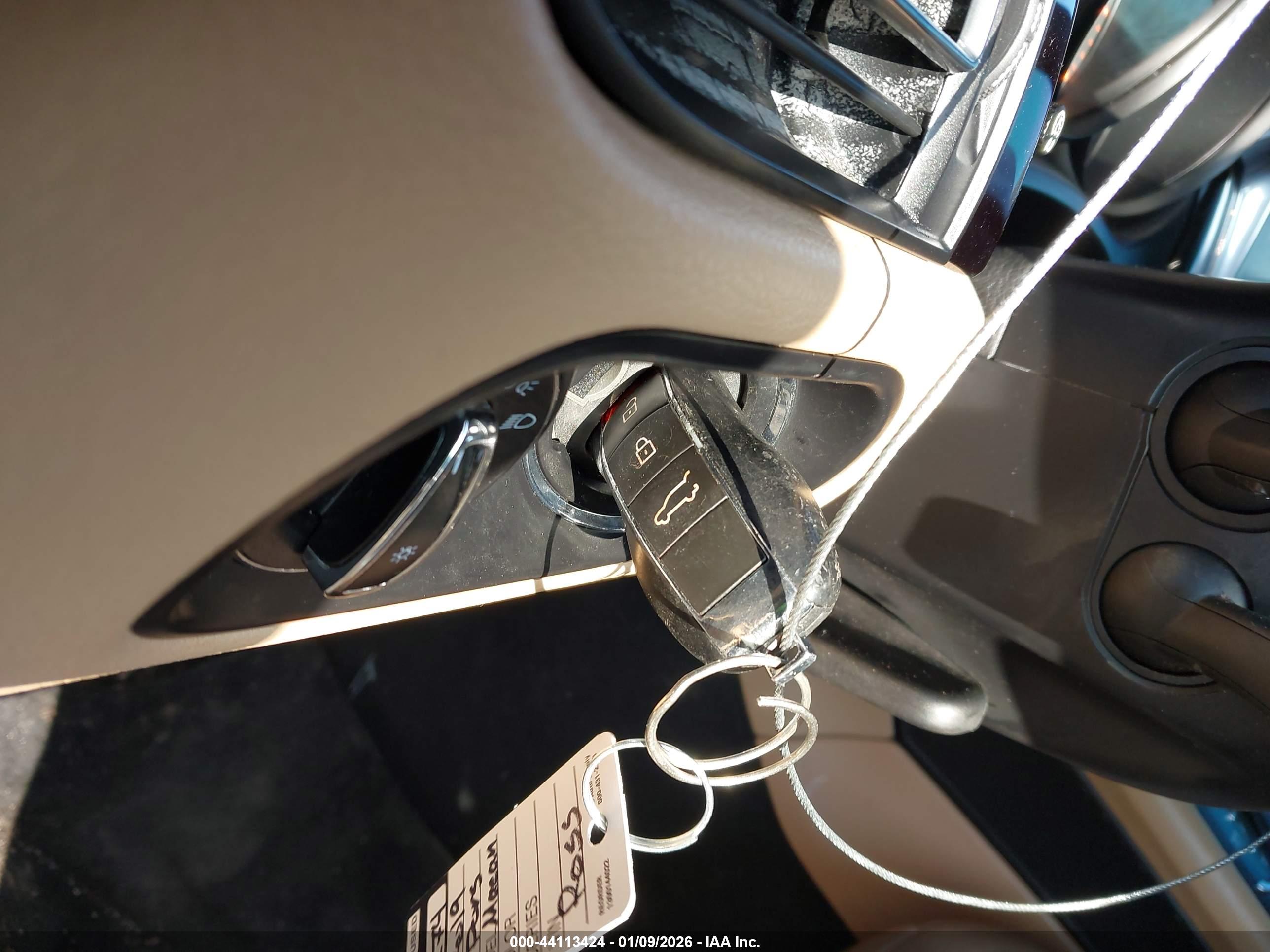 PORSCHE MACAN image 11