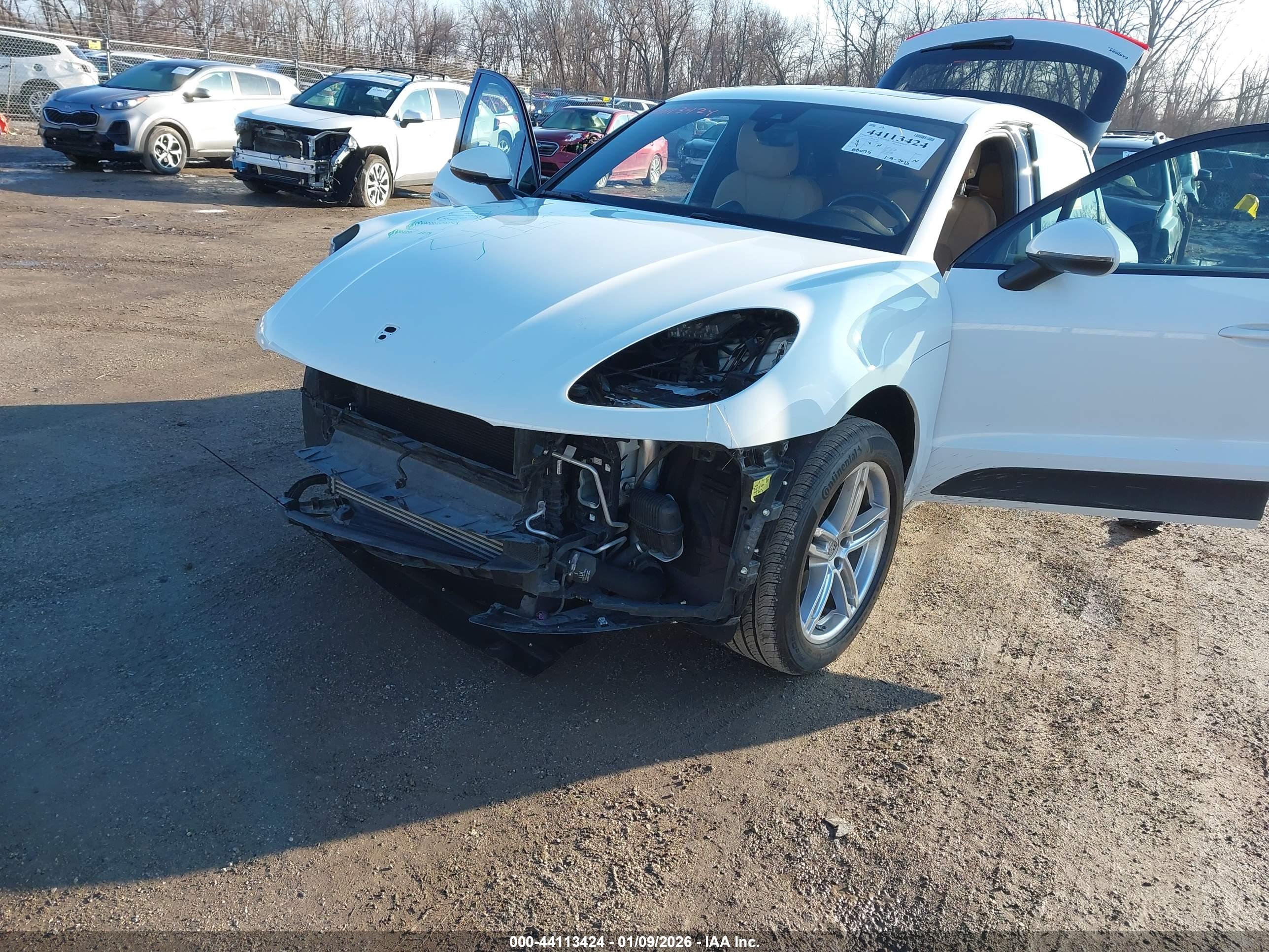 PORSCHE MACAN image 2
