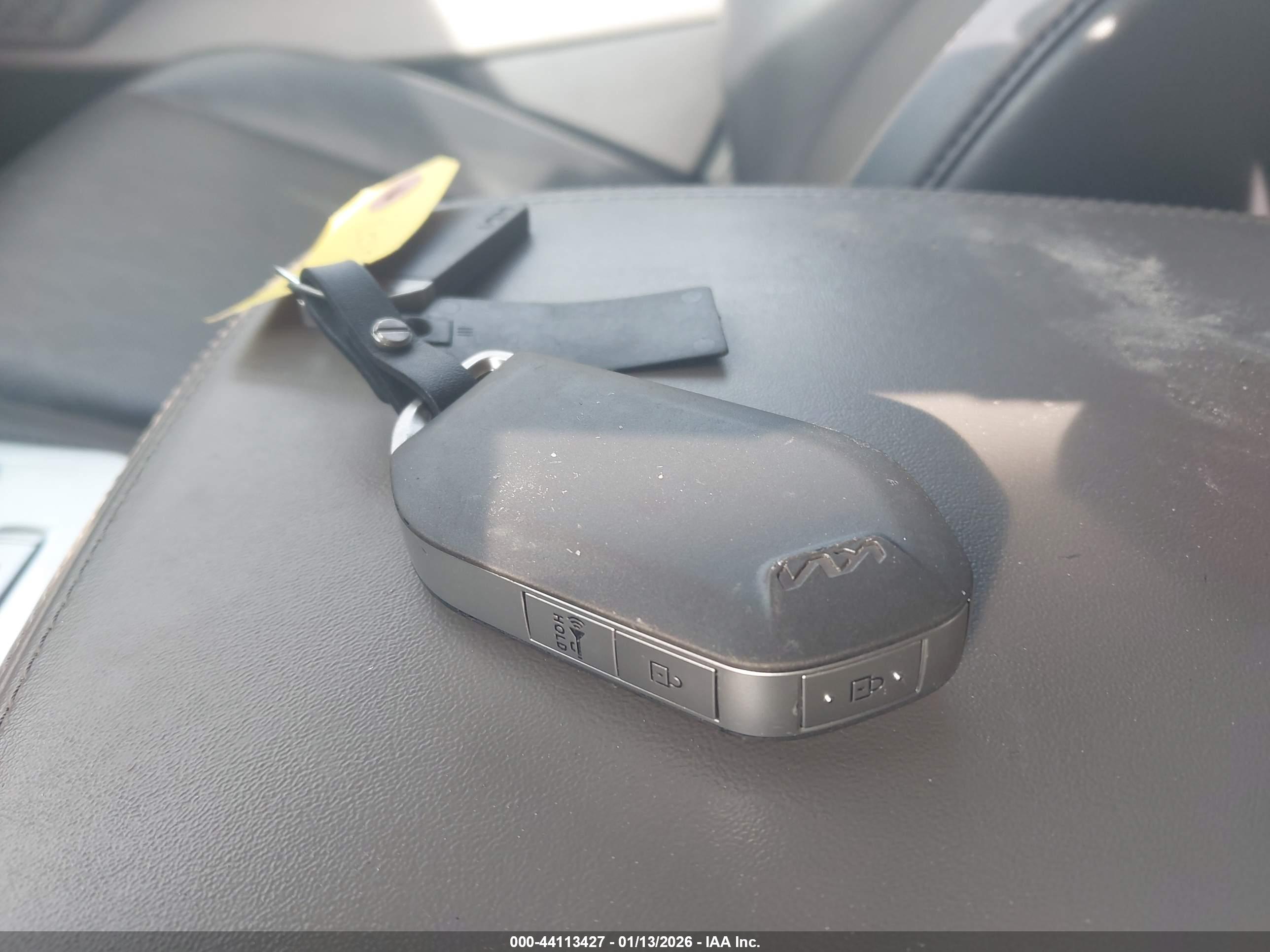 KIA CARNIVAL image 11